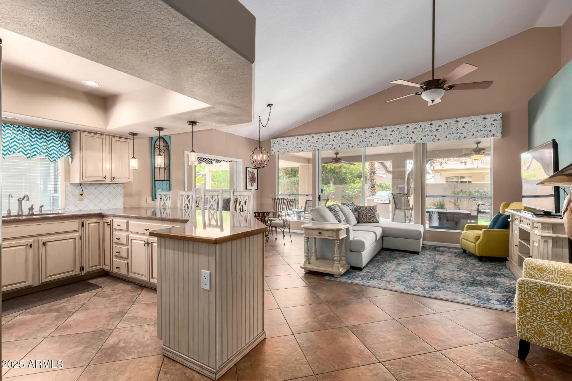 Property Slideshow image 10 of 65 | 10709 e champagne dr, Sun Lakes, AZ, 85248