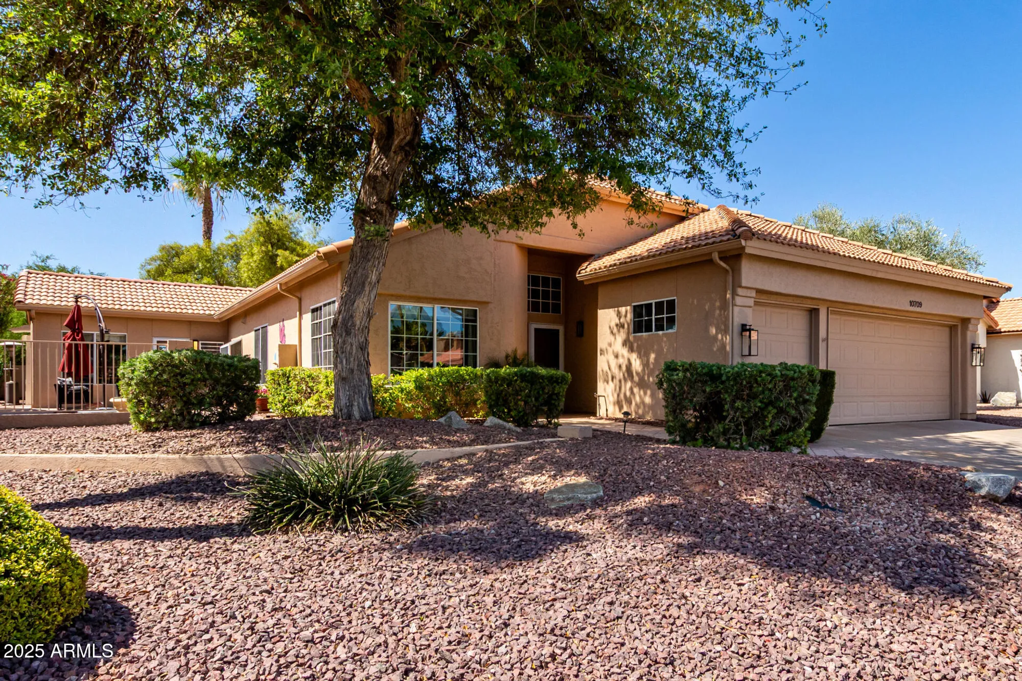 Property Slideshow image 2 of 65 | 10709 e champagne dr, Sun Lakes, AZ, 85248
