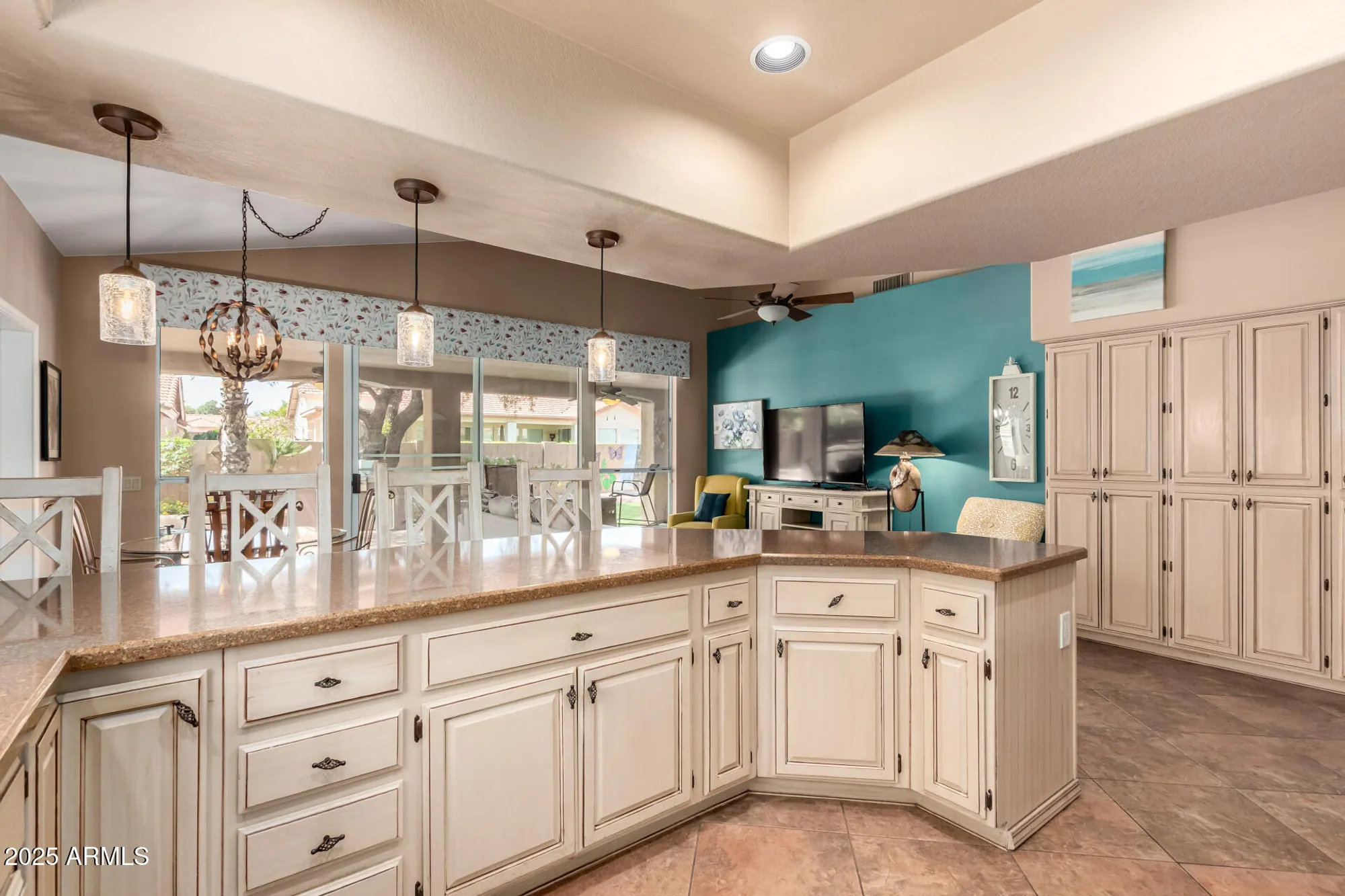 Property Slideshow image 14 of 65 | 10709 e champagne dr, Sun Lakes, AZ, 85248