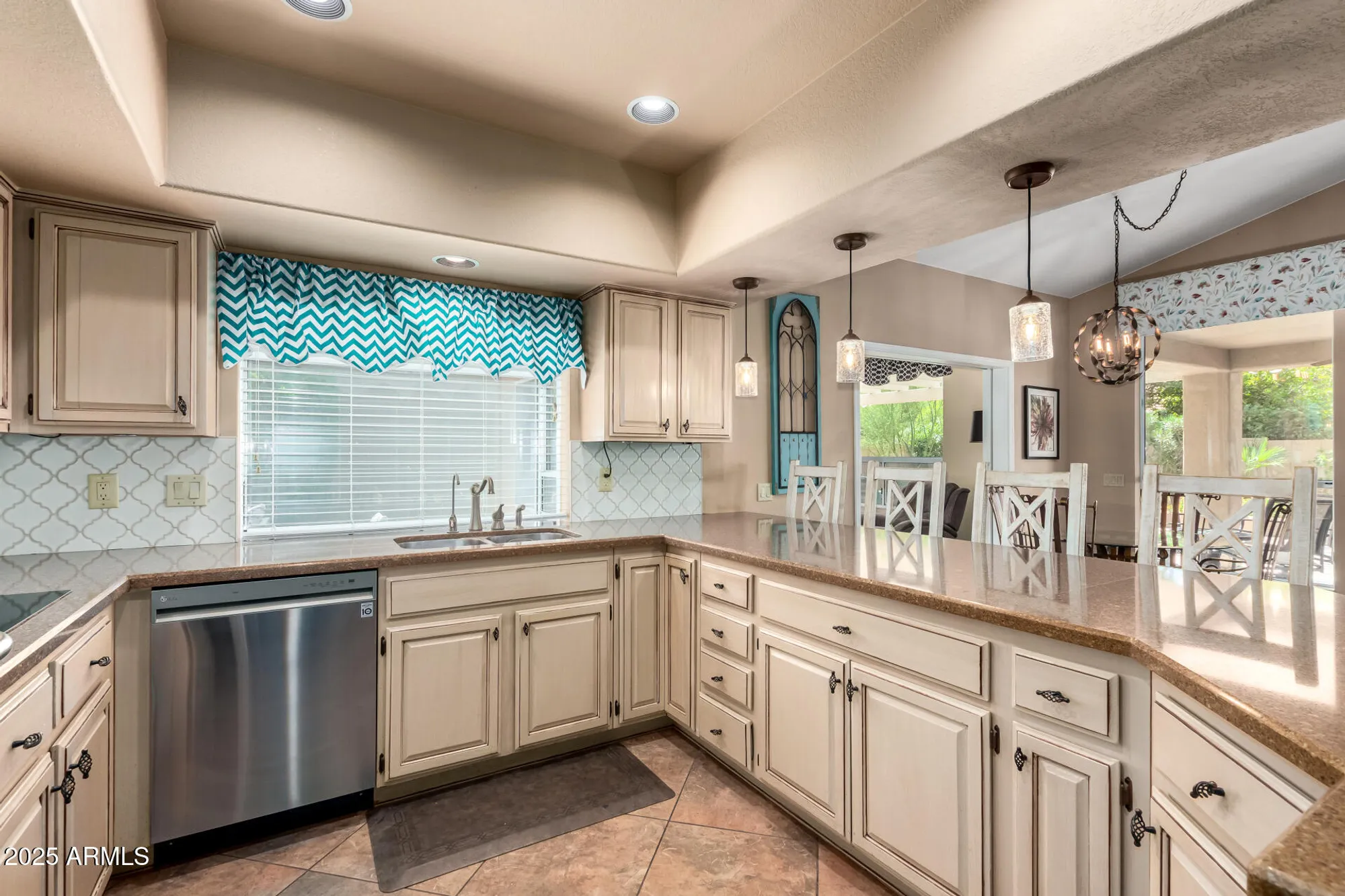 Property Slideshow image 15 of 65 | 10709 e champagne dr, Sun Lakes, AZ, 85248