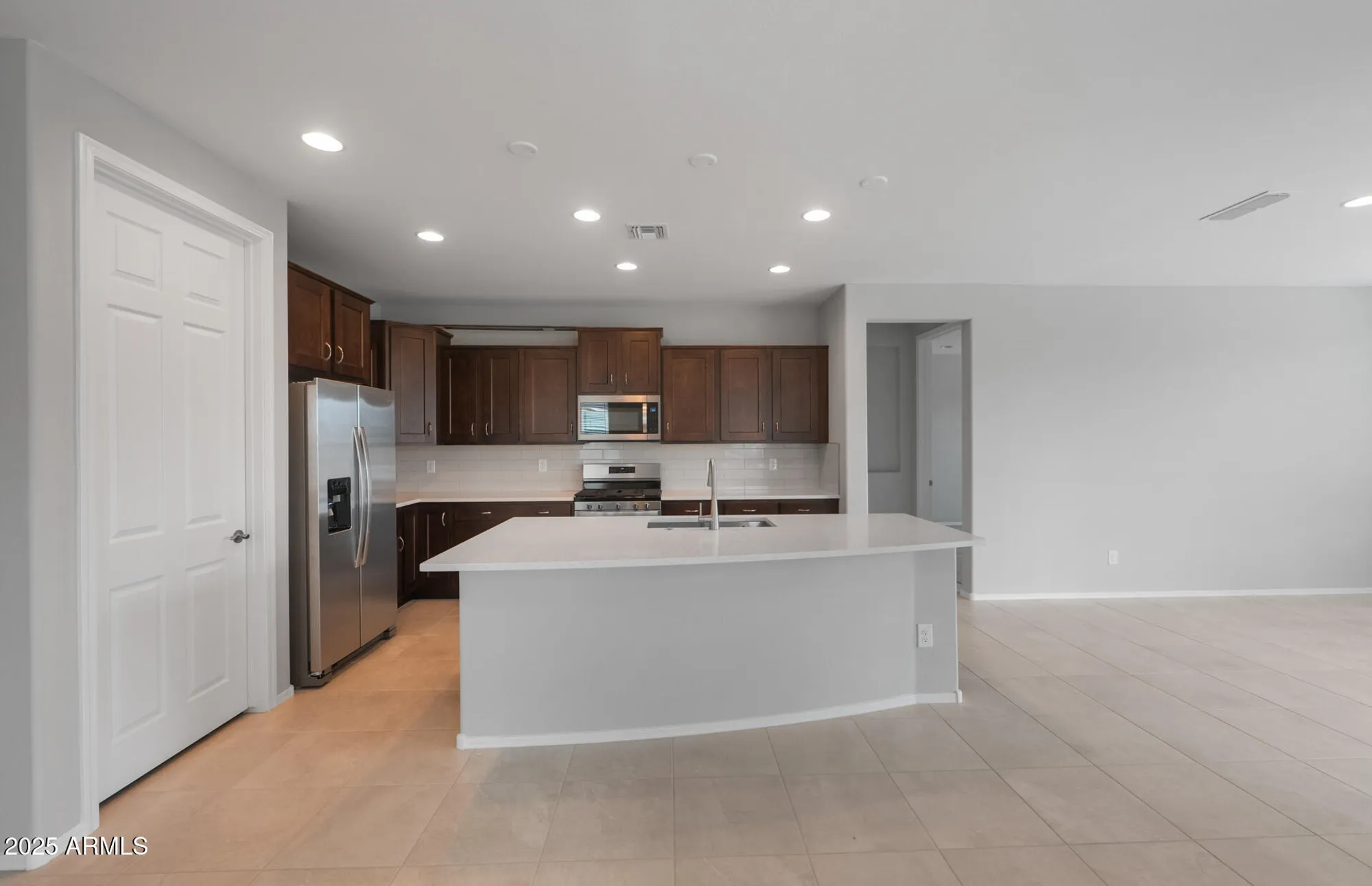 Property Slideshow image 8 of 33 | 7691 w cactus wren way, Florence, AZ, 85132