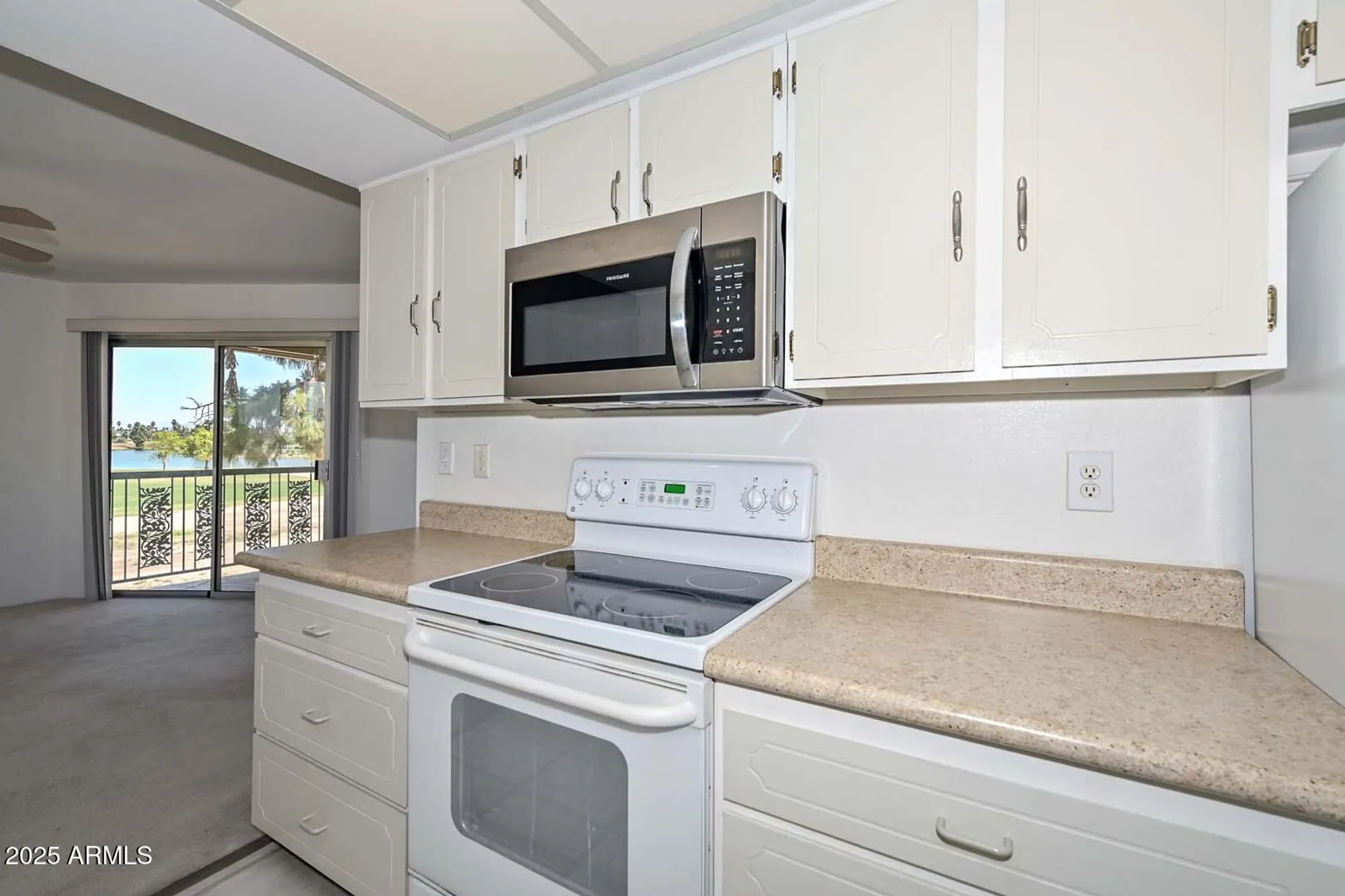 Property Slideshow image 8 of 27 | 19252 n star ridge dr, Sun City West, AZ, 85375