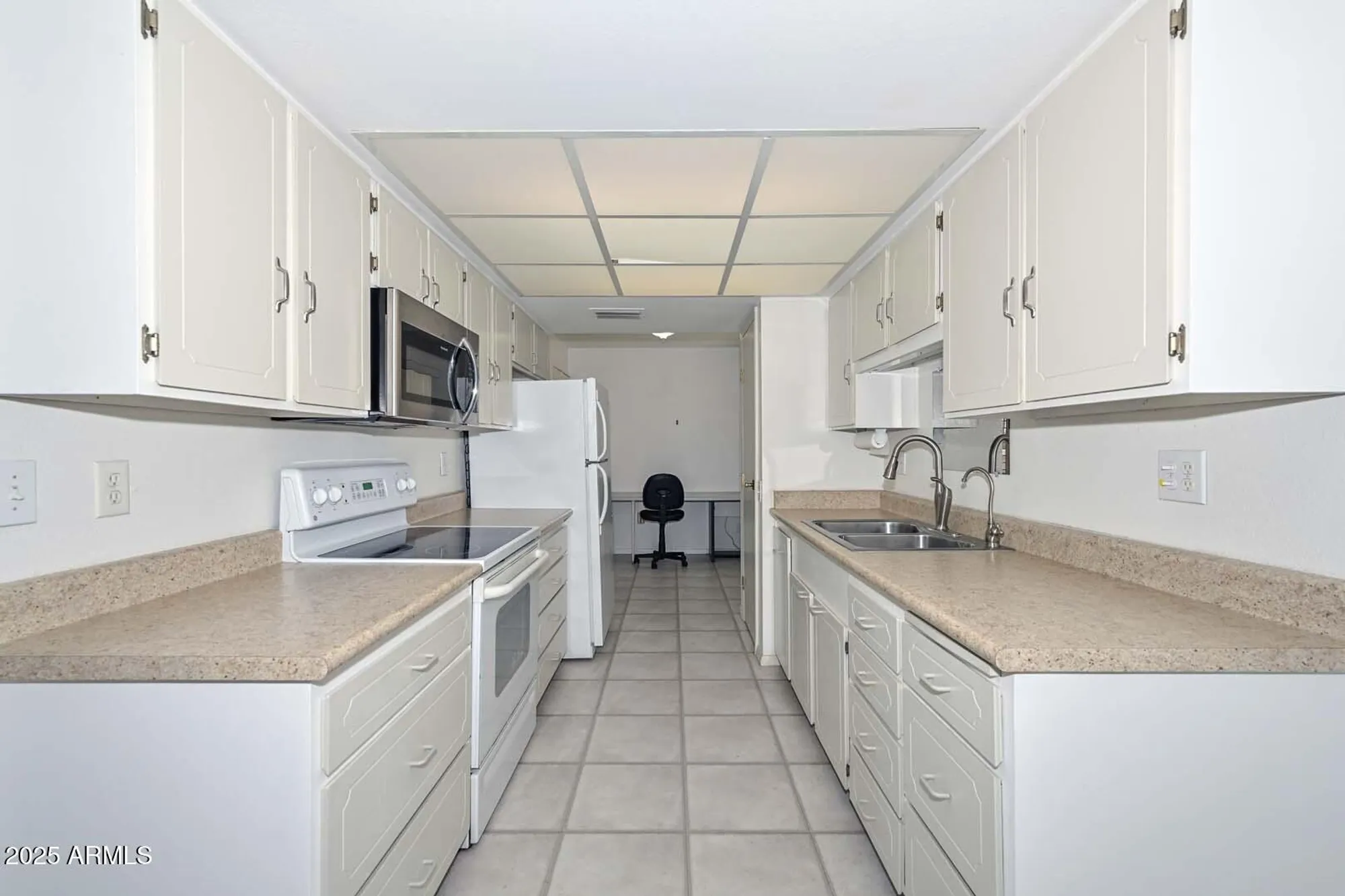 Property Slideshow image 9 of 27 | 19252 n star ridge dr, Sun City West, AZ, 85375