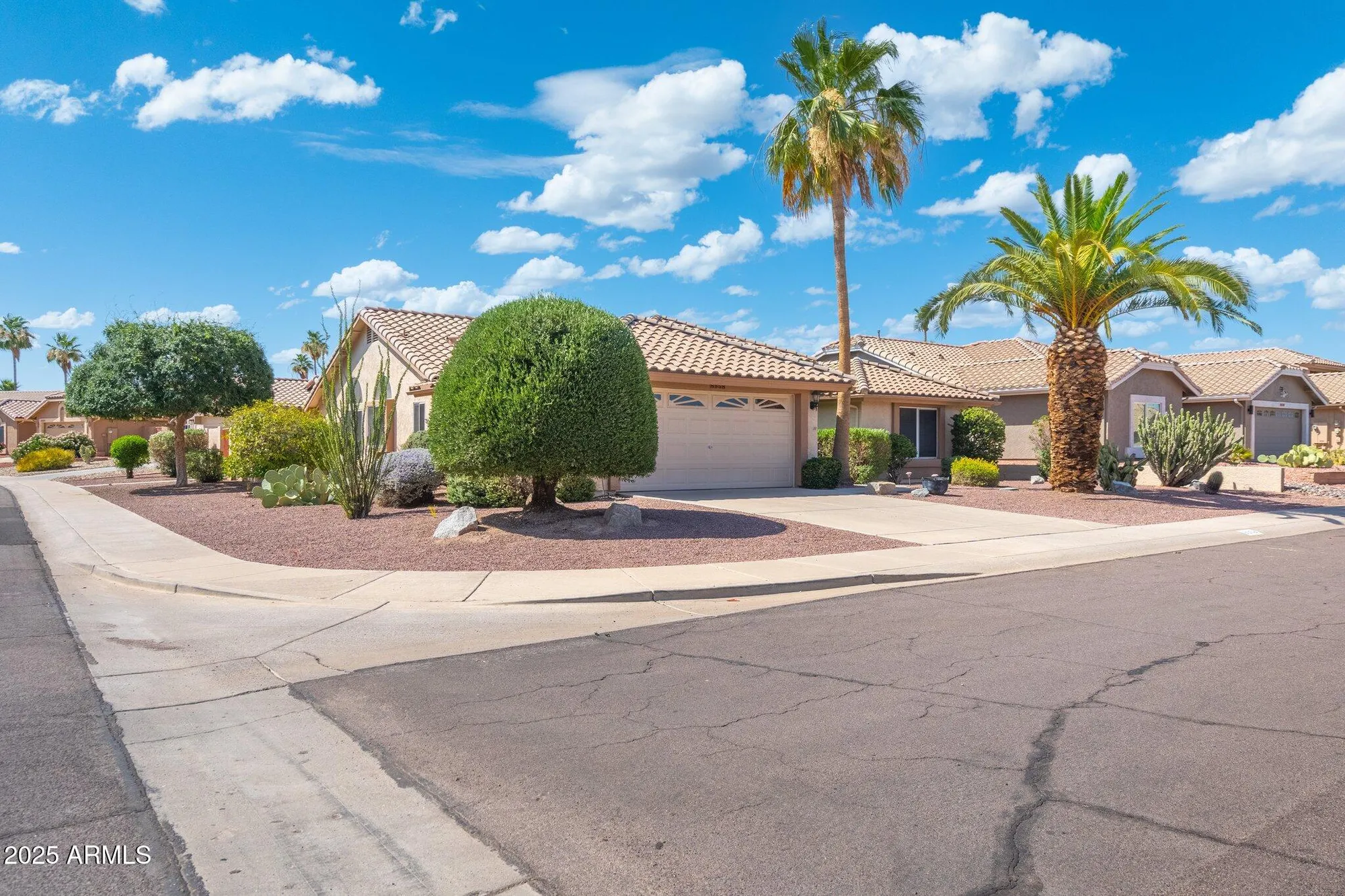 Property Slideshow image 2 of 43 | 8958 w rosemonte dr, Peoria, AZ, 85382
