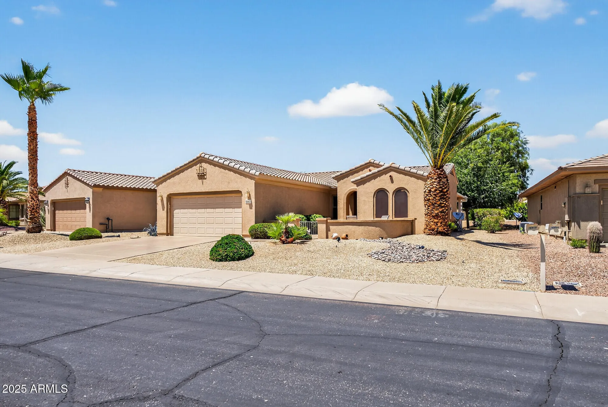 Property Slideshow image 2 of 50 | 16412 w peppertree ct, Surprise, AZ, 85387