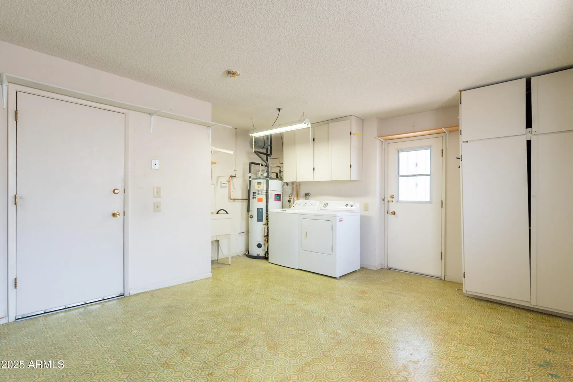 Property Slideshow image 29 of 38 | 10514 w willow creek cir, Sun City, AZ, 85373