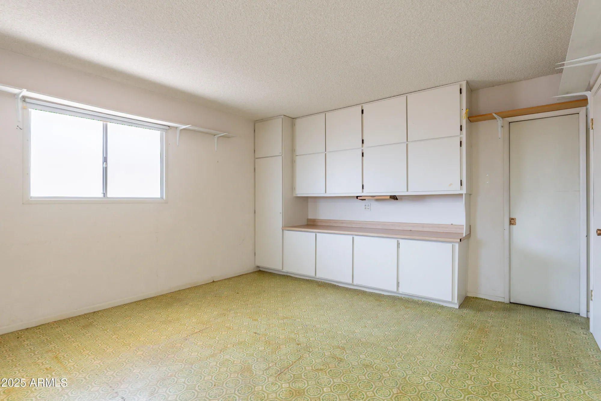 Property Slideshow image 30 of 38 | 10514 w willow creek cir, Sun City, AZ, 85373