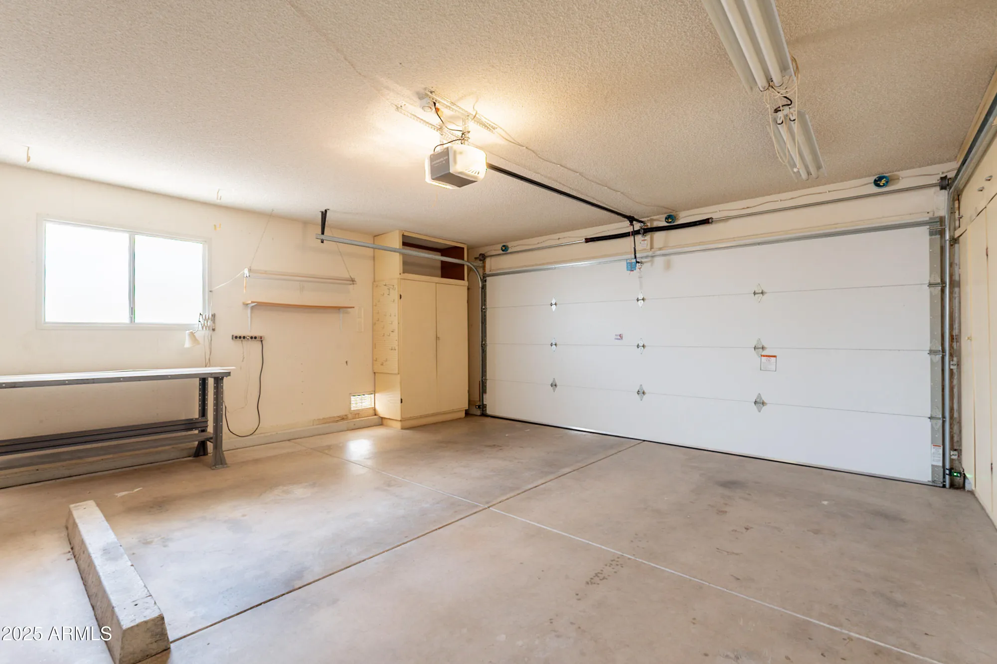 Property Slideshow image 31 of 38 | 10514 w willow creek cir, Sun City, AZ, 85373