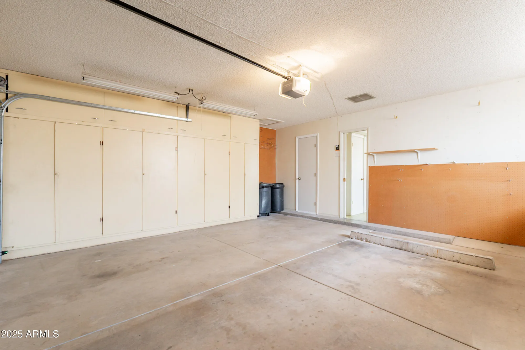 Property Slideshow image 32 of 38 | 10514 w willow creek cir, Sun City, AZ, 85373