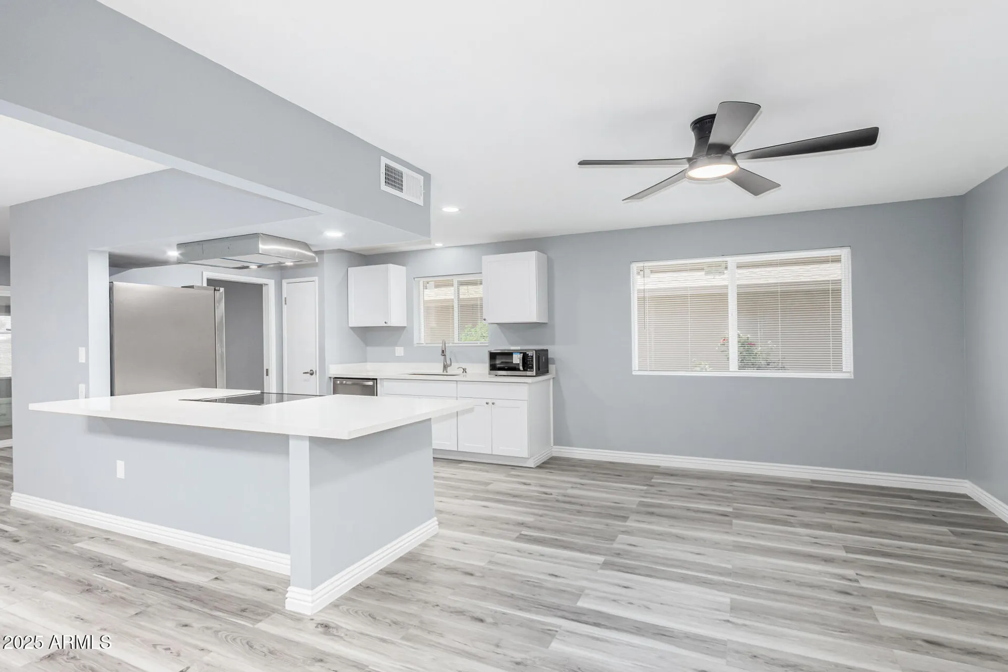 Property Slideshow image 12 of 32 | 10022 w mountain view rd, Sun City, AZ, 85351