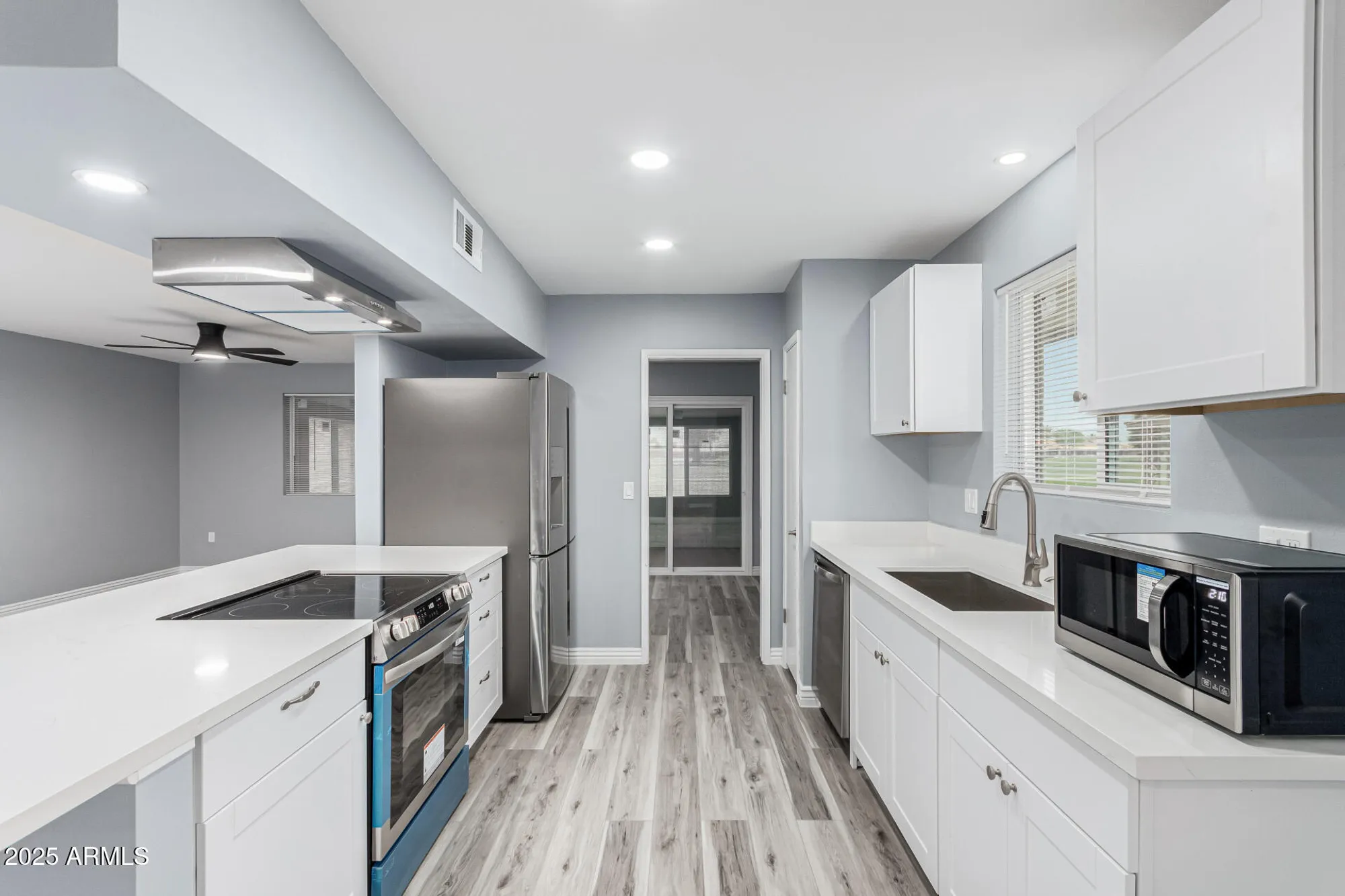 Property Slideshow image 10 of 32 | 10022 w mountain view rd, Sun City, AZ, 85351