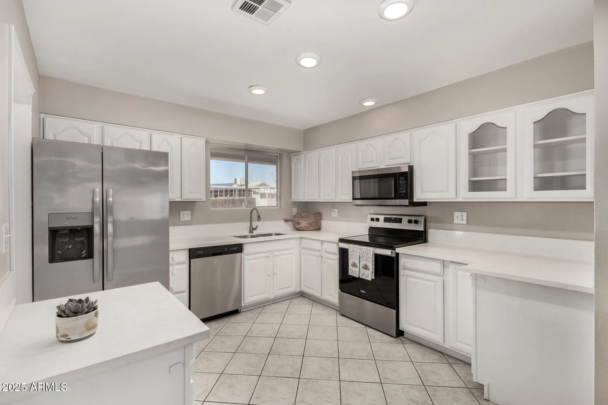 Property Slideshow image 10 of 28 | 10216 n 110th ave, Sun City, AZ, 85351