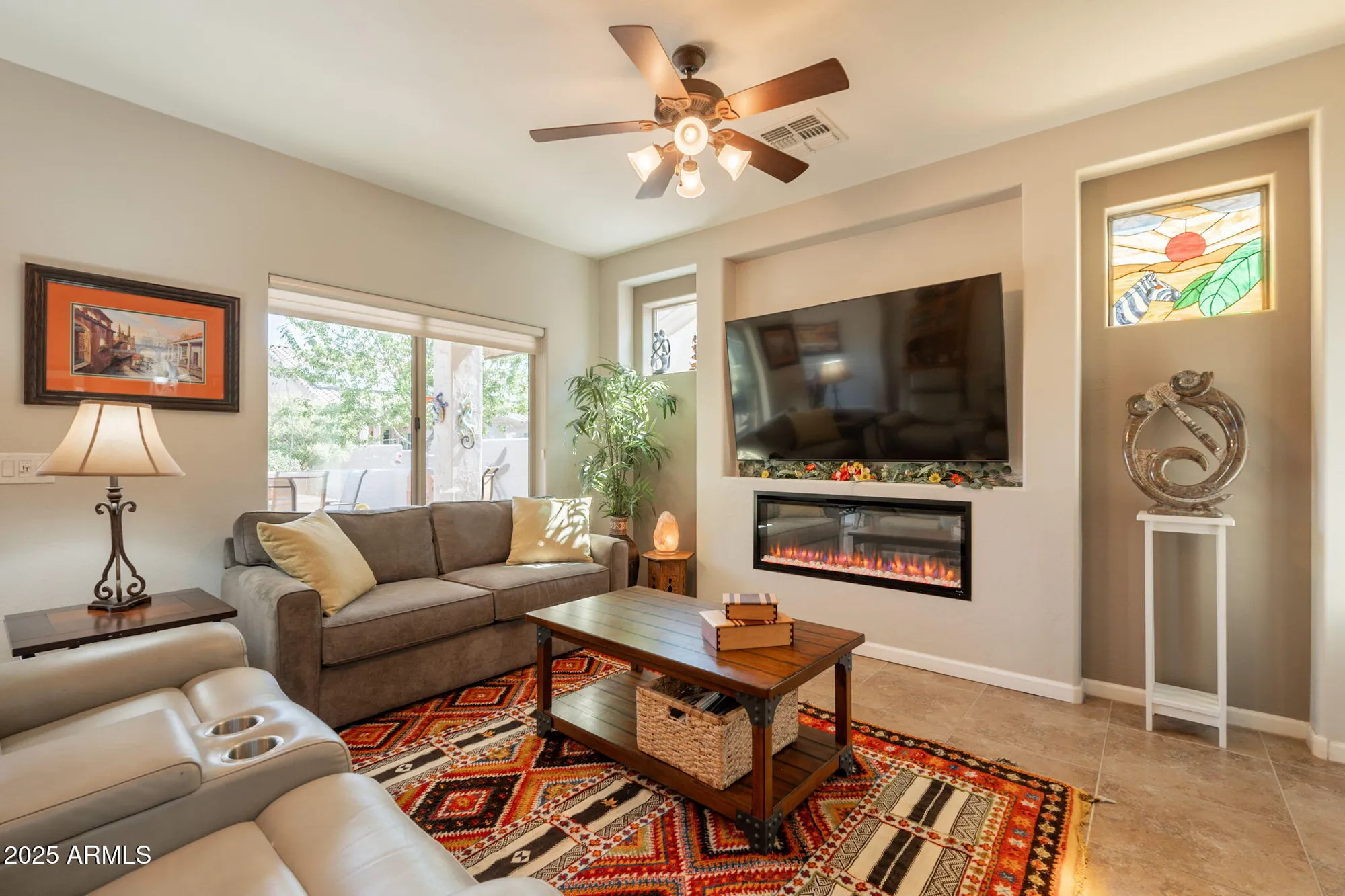 Property Slideshow image 2 of 35 | 1552 e manor dr, Casa Grande, AZ, 85122