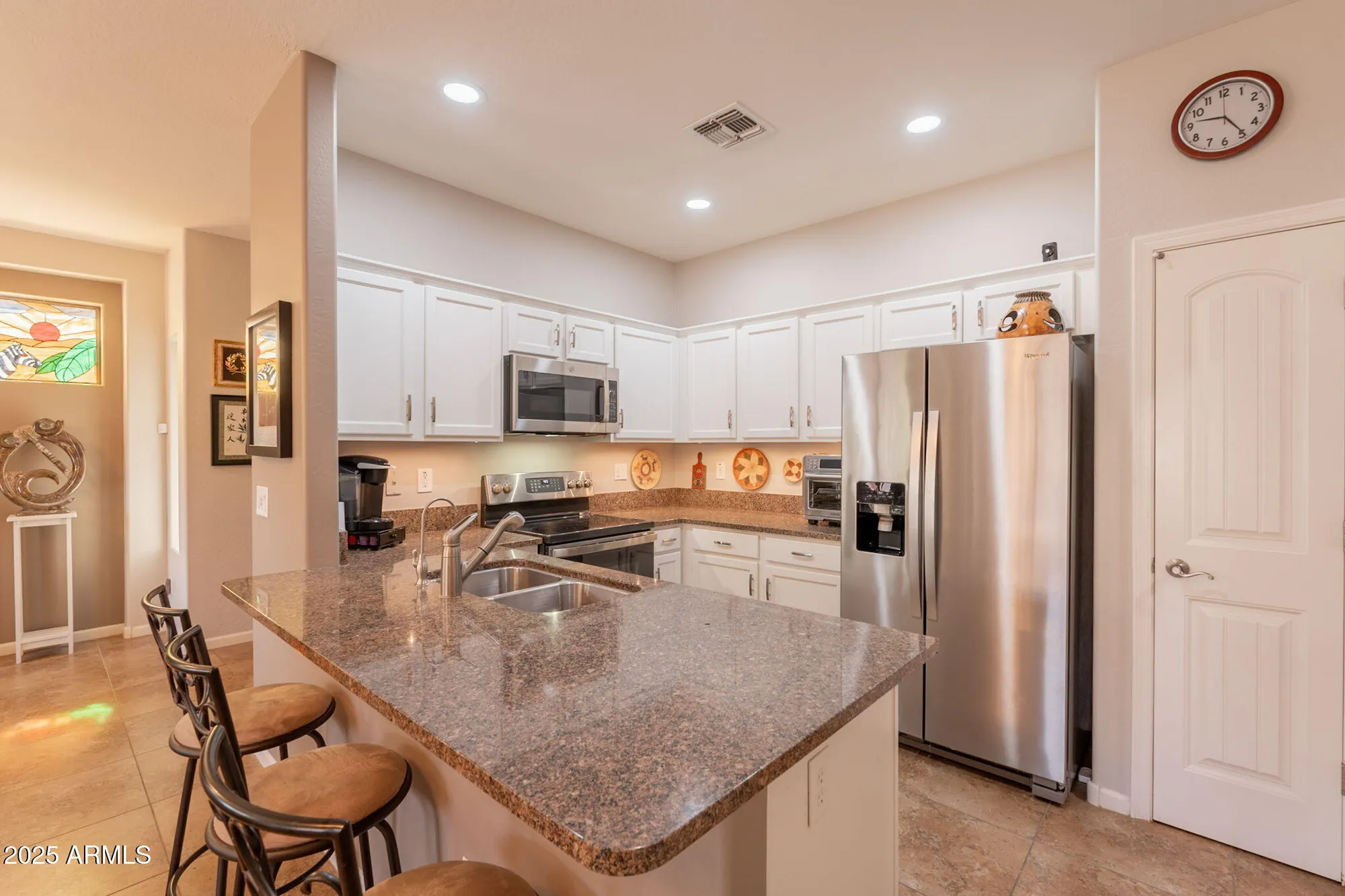 Property Slideshow image 4 of 35 | 1552 e manor dr, Casa Grande, AZ, 85122