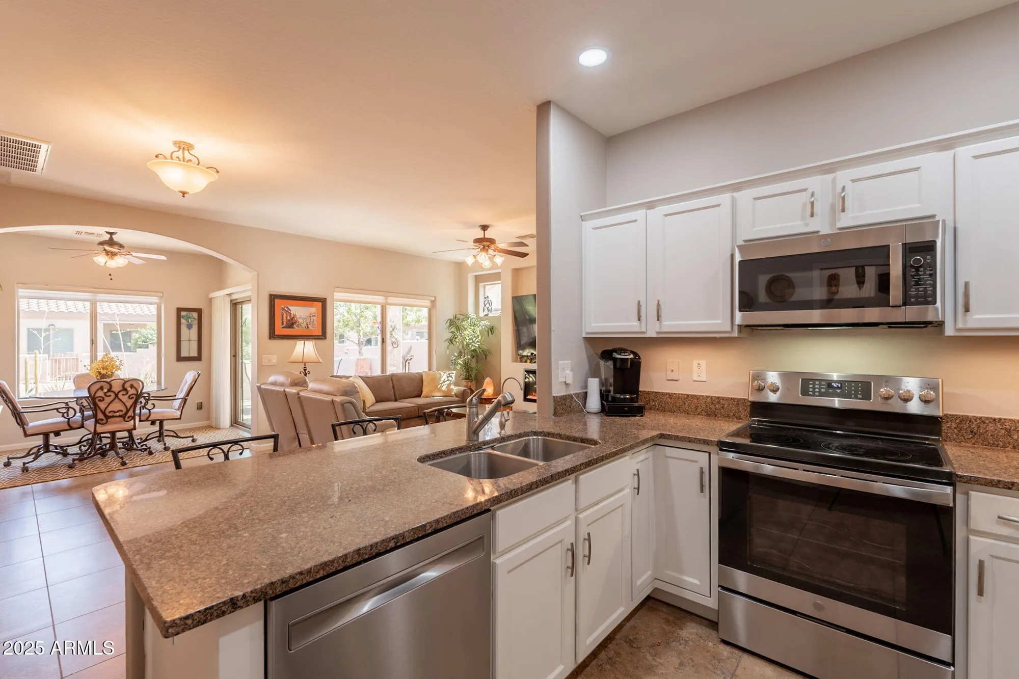 Property Slideshow image 5 of 35 | 1552 e manor dr, Casa Grande, AZ, 85122