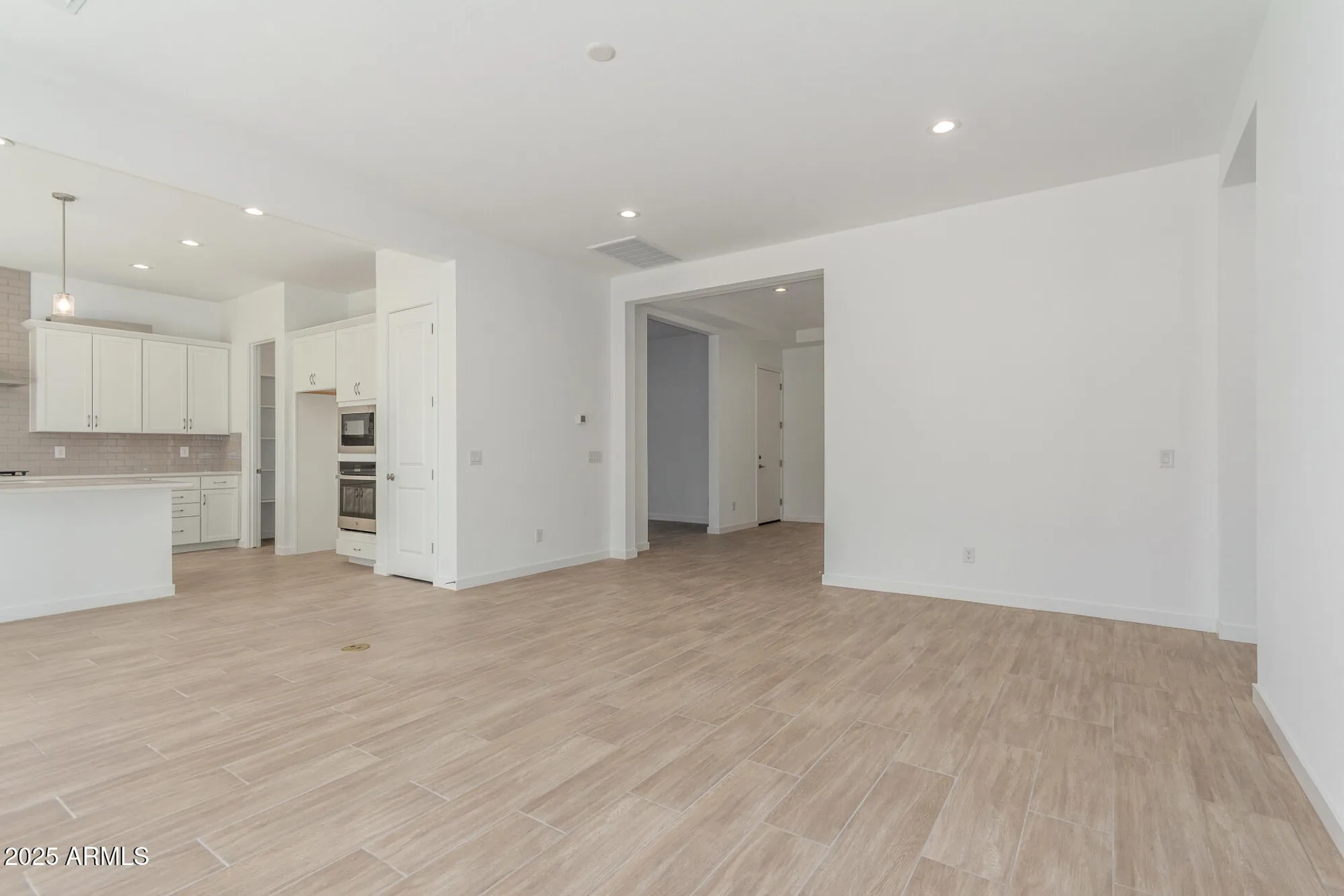 Property Slideshow image 6 of 43 | 24134 n 172nd ave, Surprise, AZ, 85387