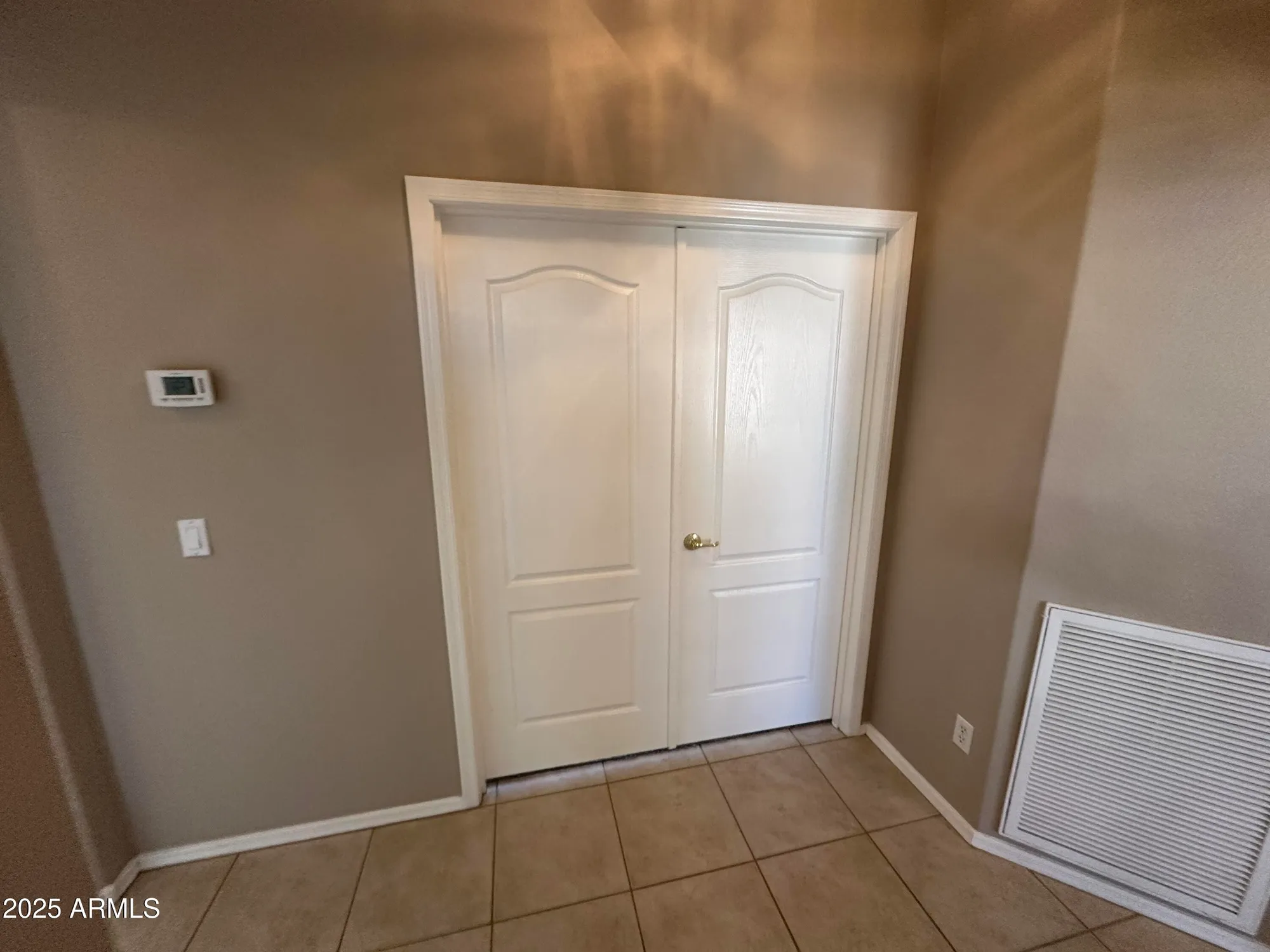 Property Slideshow image 14 of 37 | 6460 s springs pl, Chandler, AZ, 85249