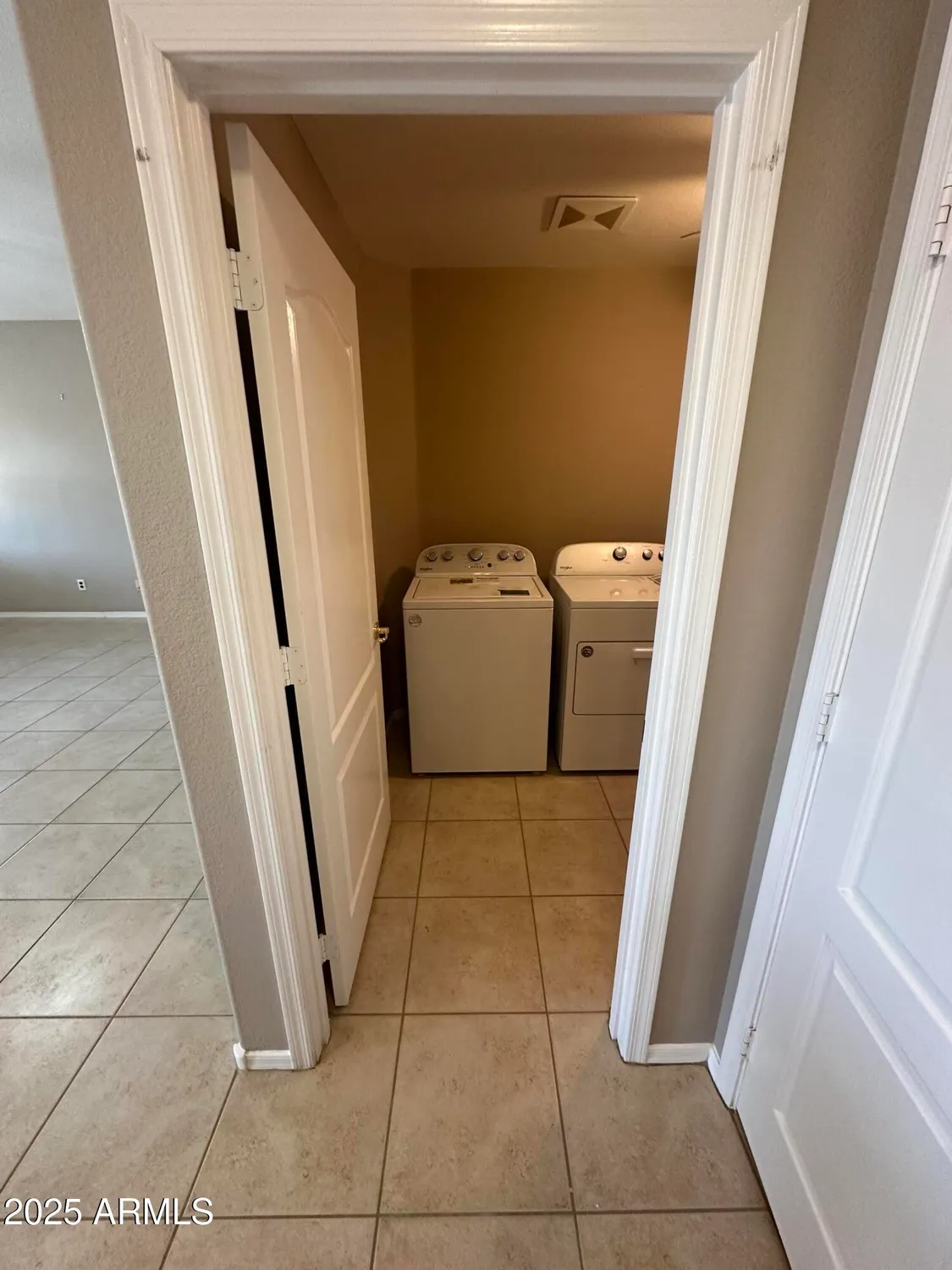 Property Slideshow image 20 of 37 | 6460 s springs pl, Chandler, AZ, 85249