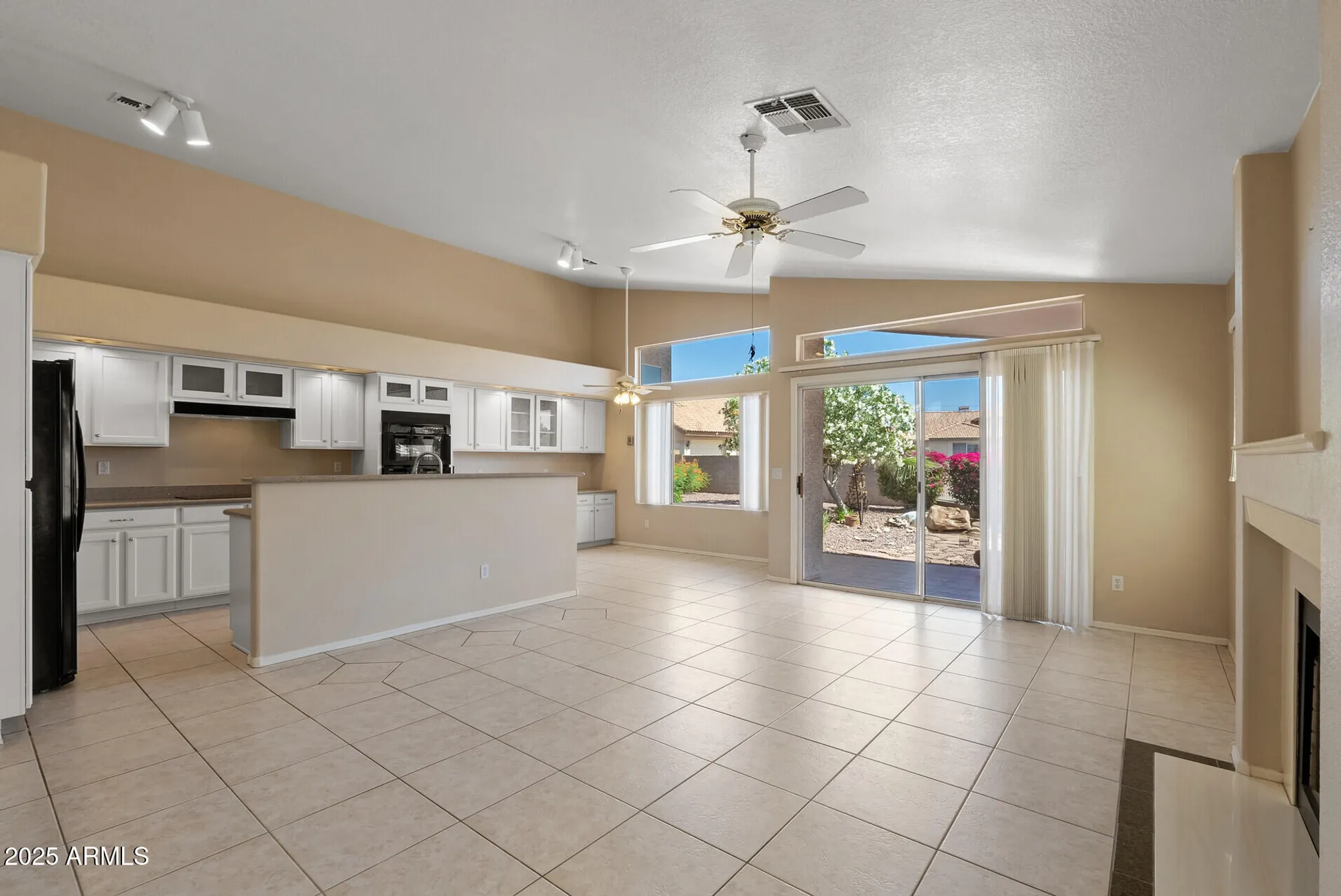 Property Slideshow image 18 of 46 | 10936 n ventana dr, Peoria, AZ, 85373