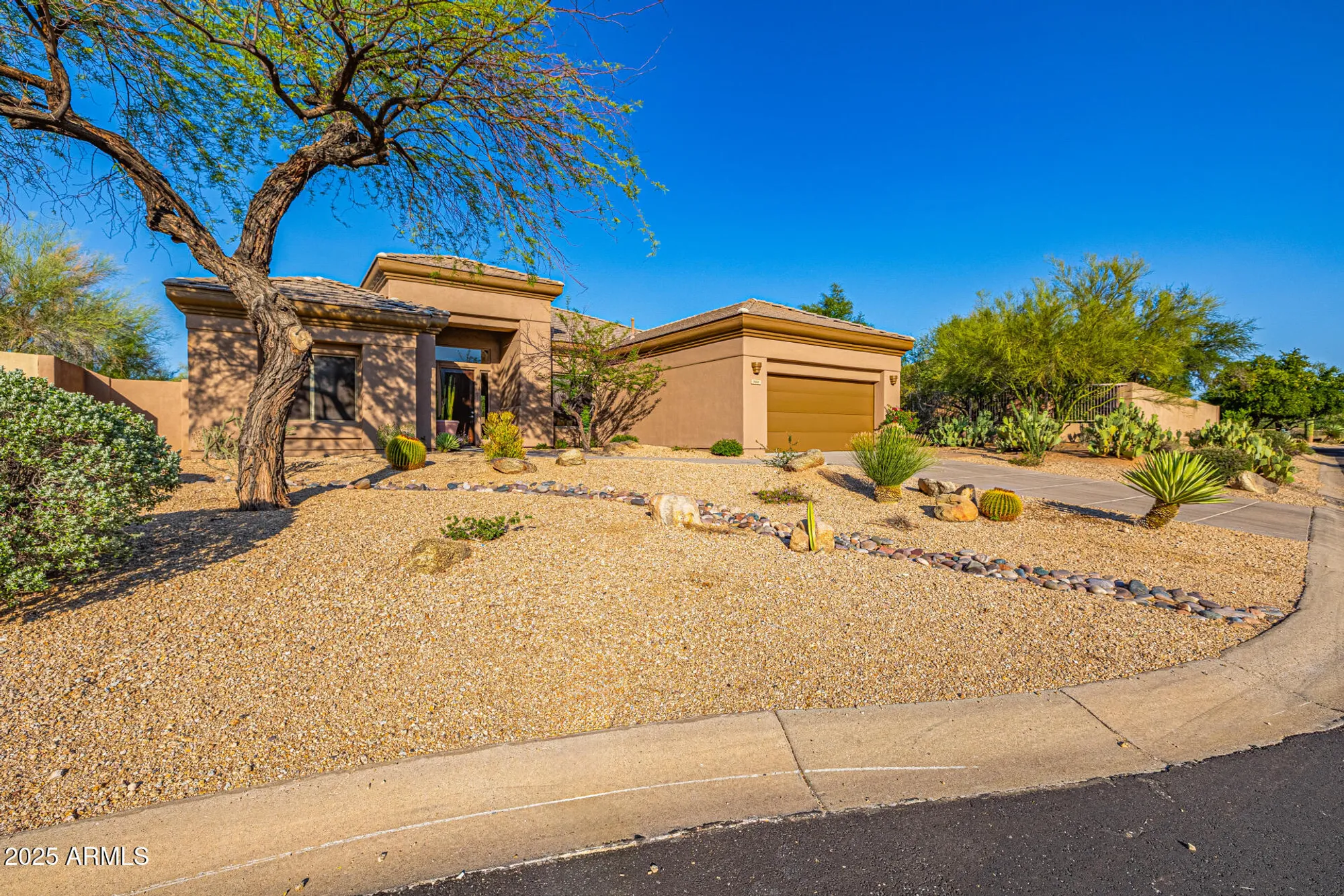 Property Slideshow image 8 of 82 | 7152 e night glow cir, Scottsdale, AZ, 85266