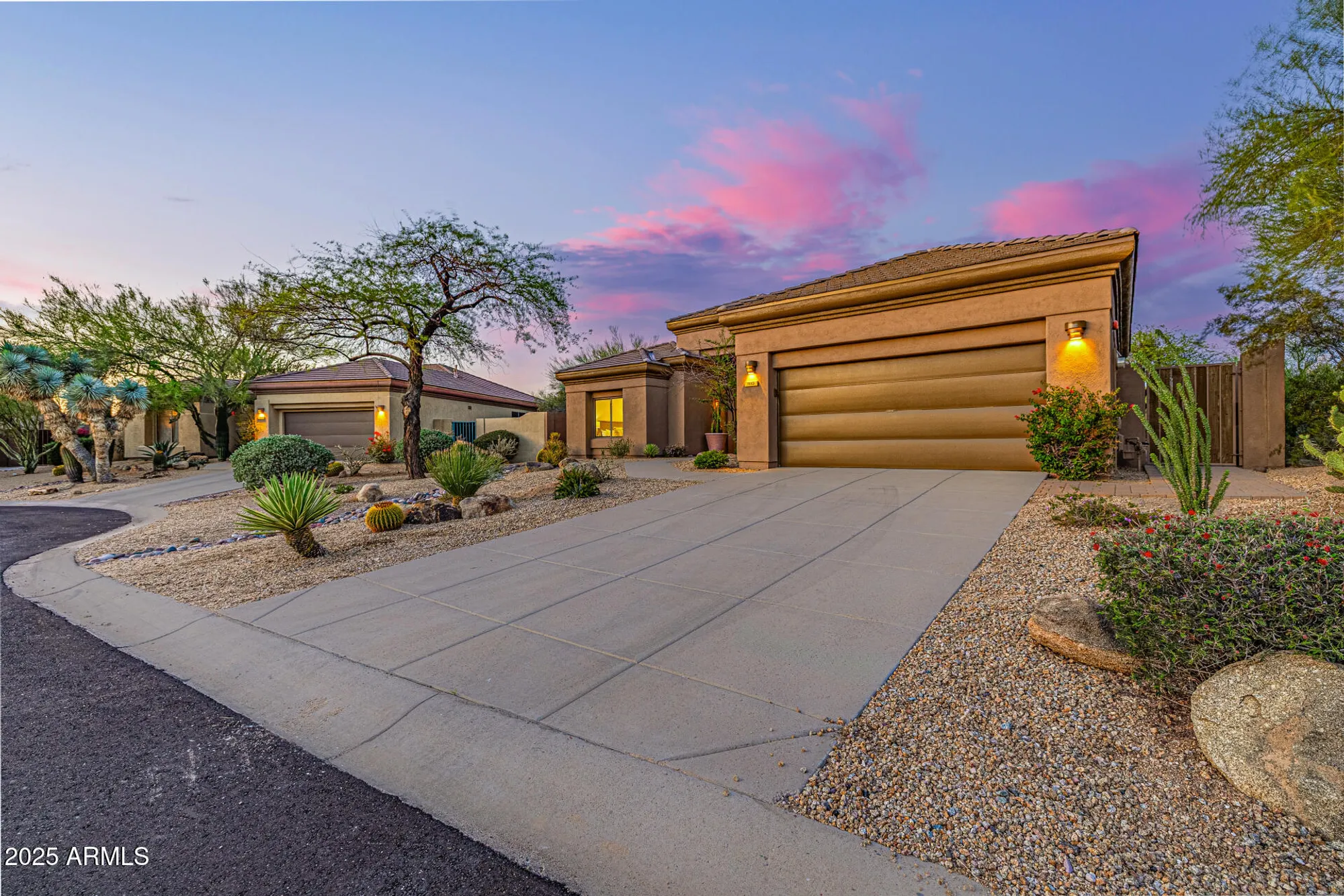 Property Slideshow image 6 of 82 | 7152 e night glow cir, Scottsdale, AZ, 85266