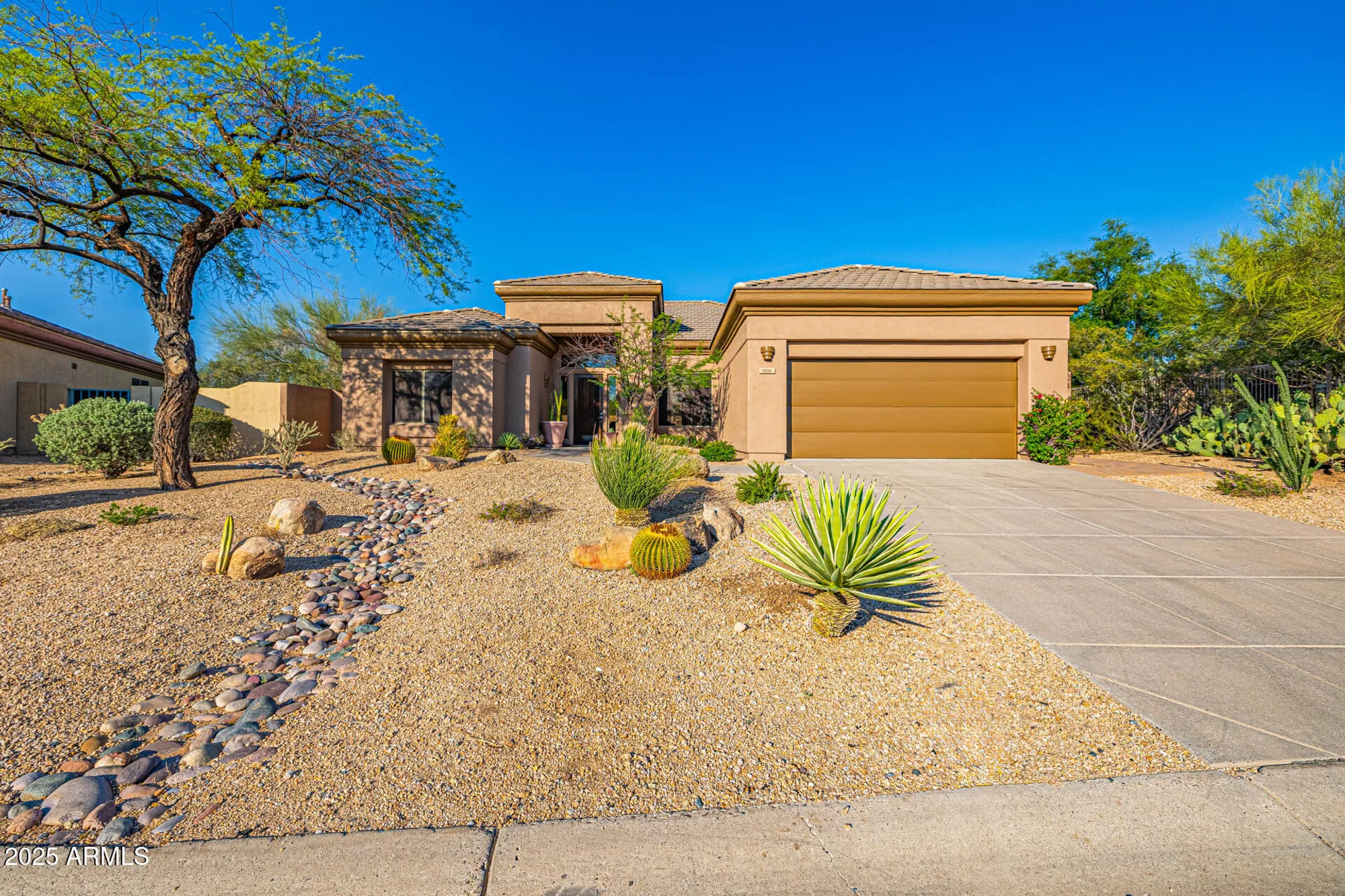 Property Slideshow image 7 of 82 | 7152 e night glow cir, Scottsdale, AZ, 85266