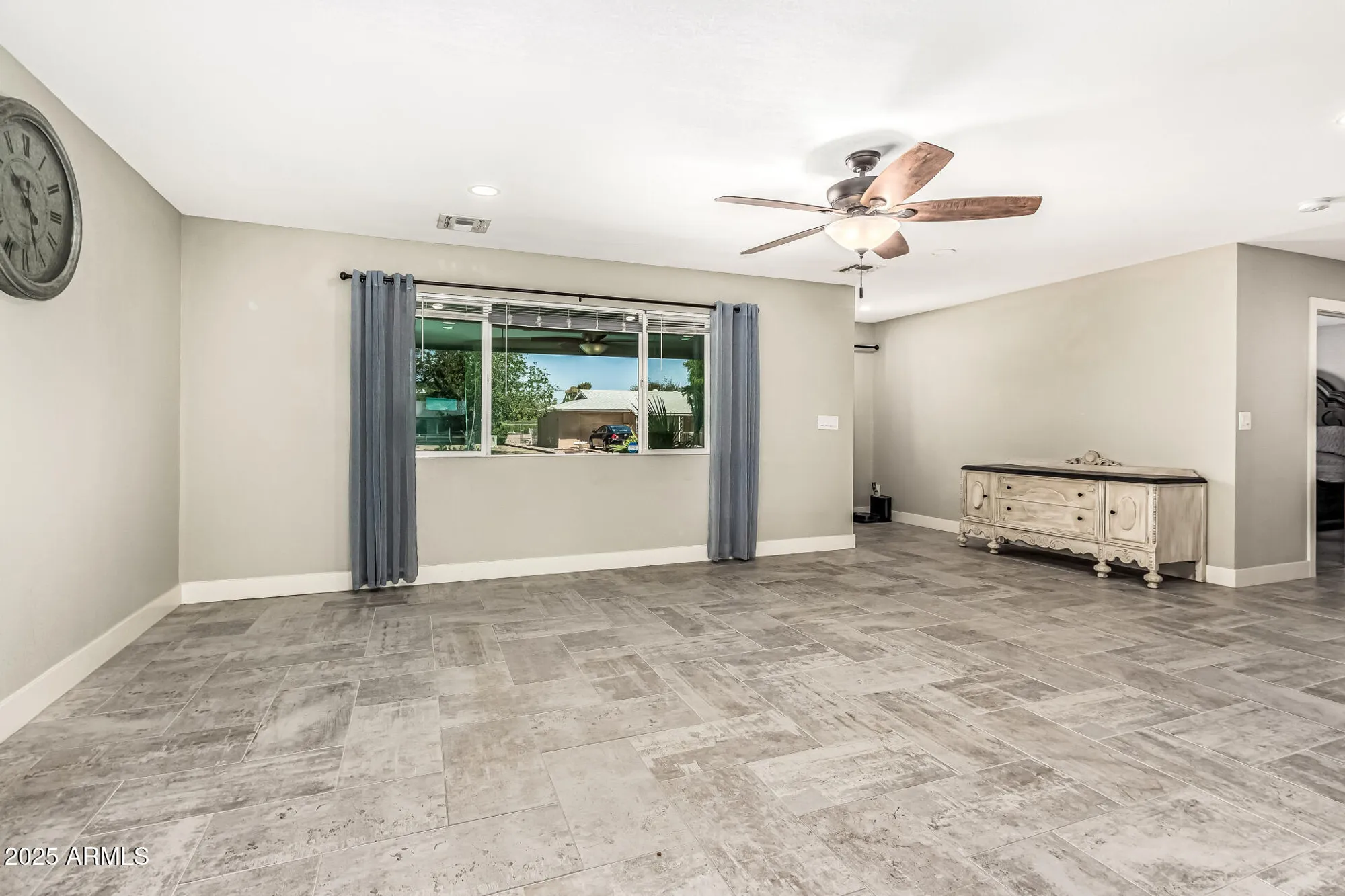 Property Slideshow image 14 of 41 | 10235 w desert hills dr, Sun City, AZ, 85351