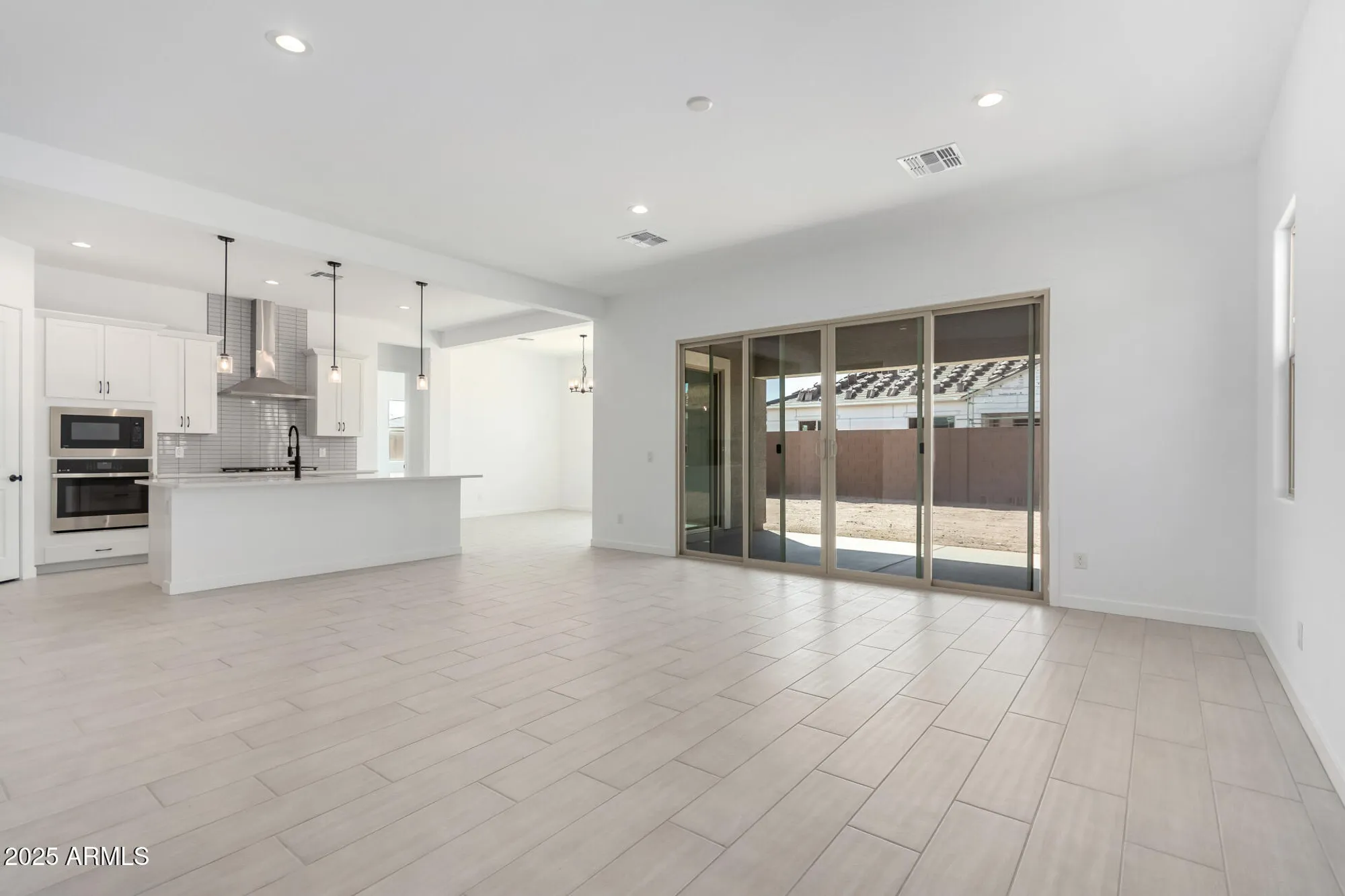 Property Slideshow image 11 of 45 | 24152 n 172nd ave, Surprise, AZ, 85387