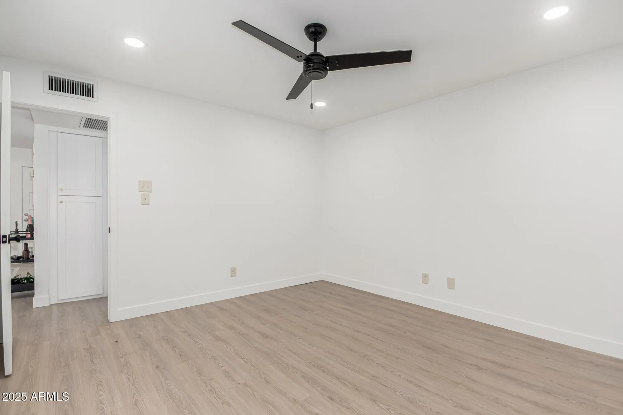 Property Slideshow image 10 of 25 | 515 s saguaro way, Mesa, AZ, 85208