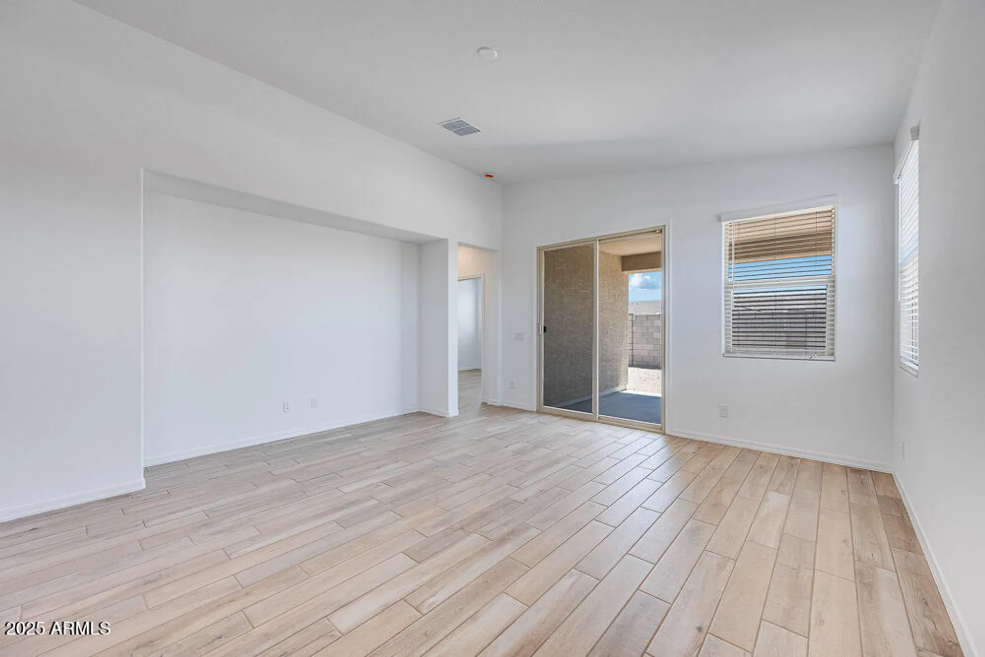 Property Slideshow image 11 of 35 | 18153 w hiddenview dr, Goodyear, AZ, 85338