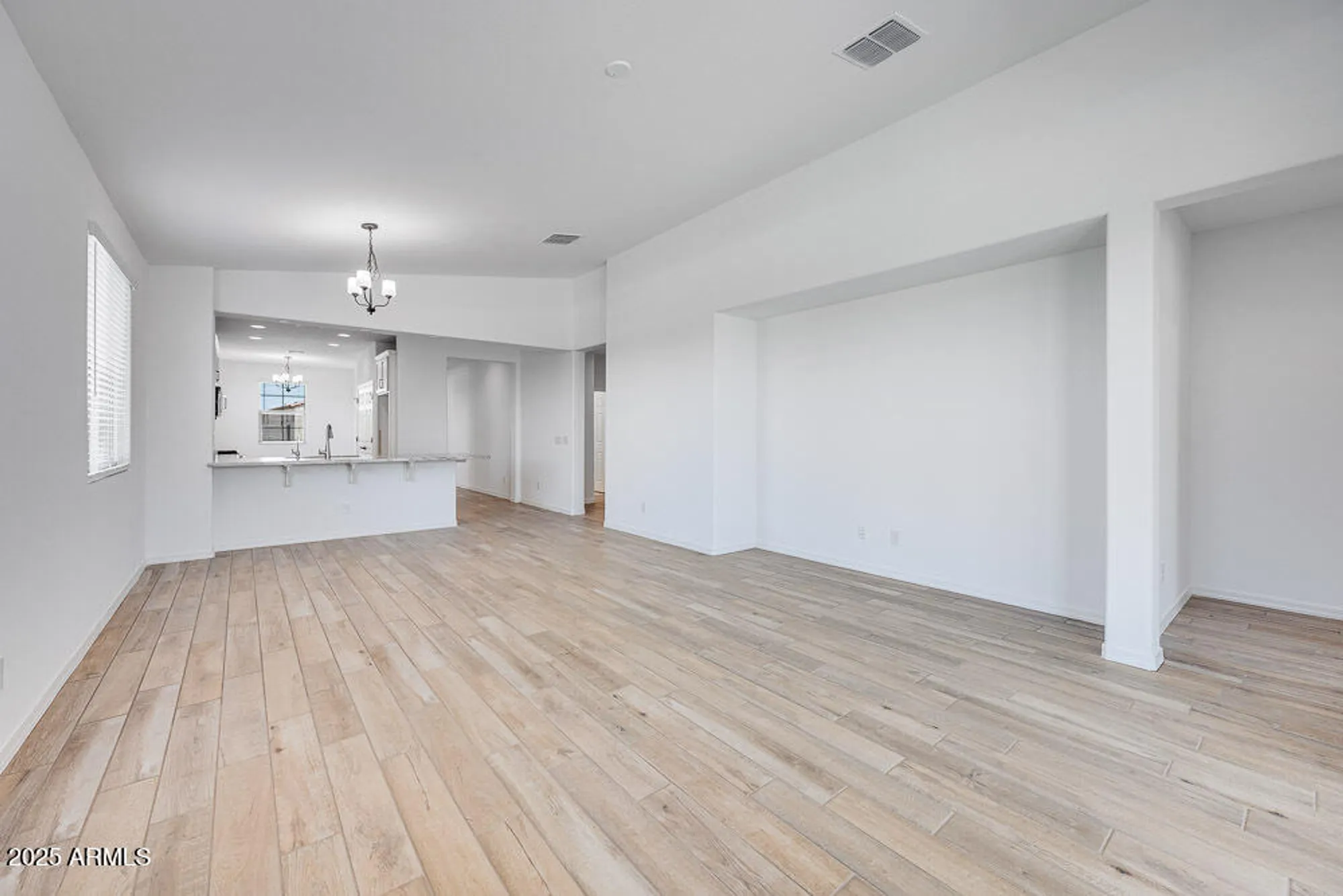 Property Slideshow image 13 of 35 | 18153 w hiddenview dr, Goodyear, AZ, 85338