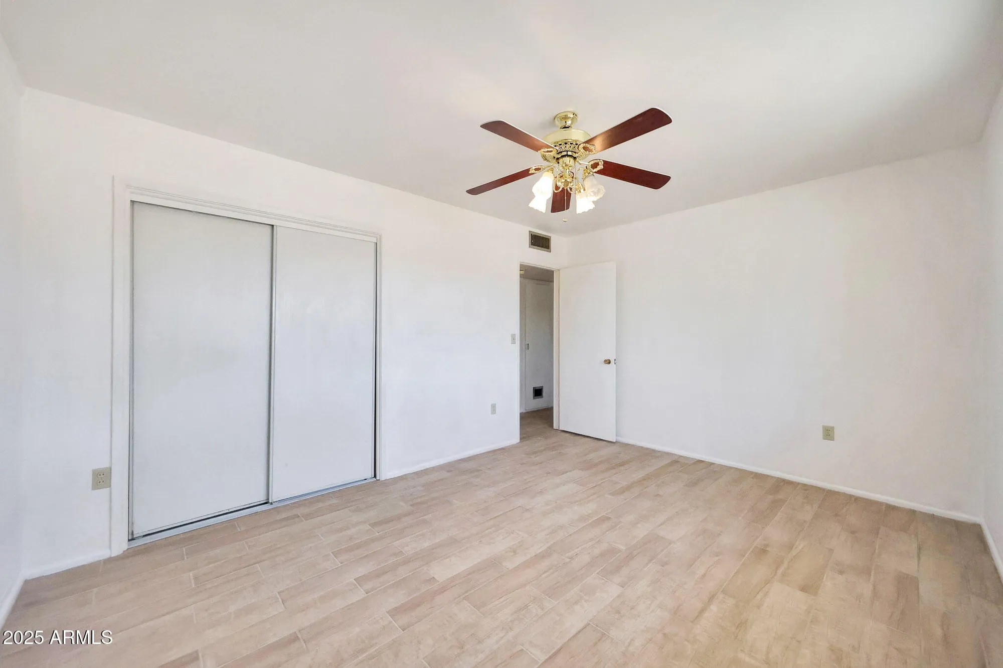 Property Slideshow image 18 of 27 | 12215 n 111th ave, Sun City, AZ, 85351