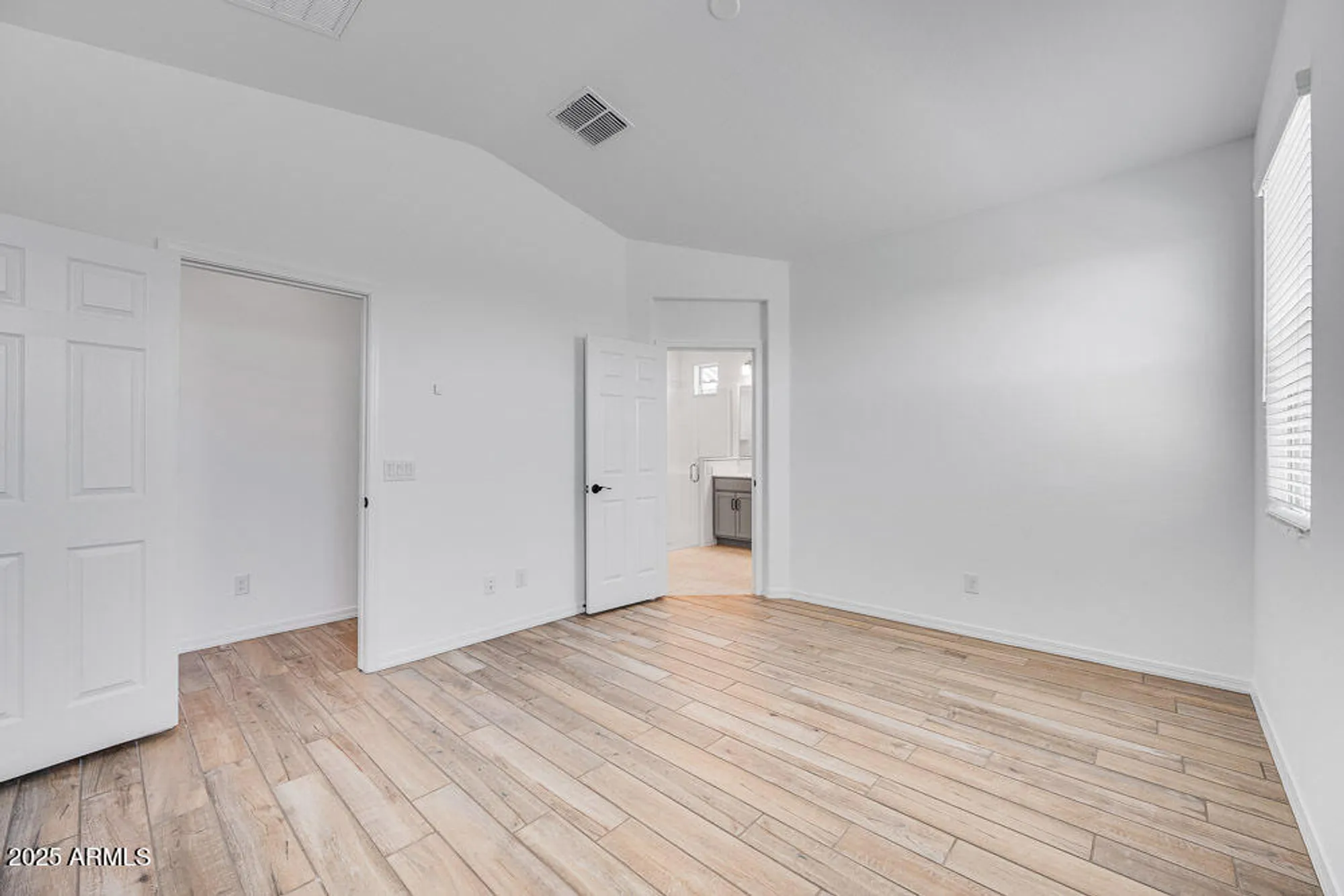 Property Slideshow image 17 of 35 | 18153 w hiddenview dr, Goodyear, AZ, 85338