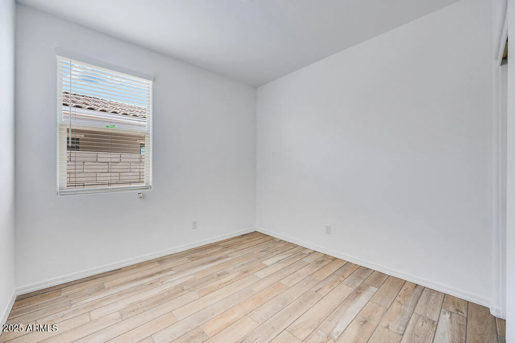 Property Slideshow image 22 of 35 | 18153 w hiddenview dr, Goodyear, AZ, 85338