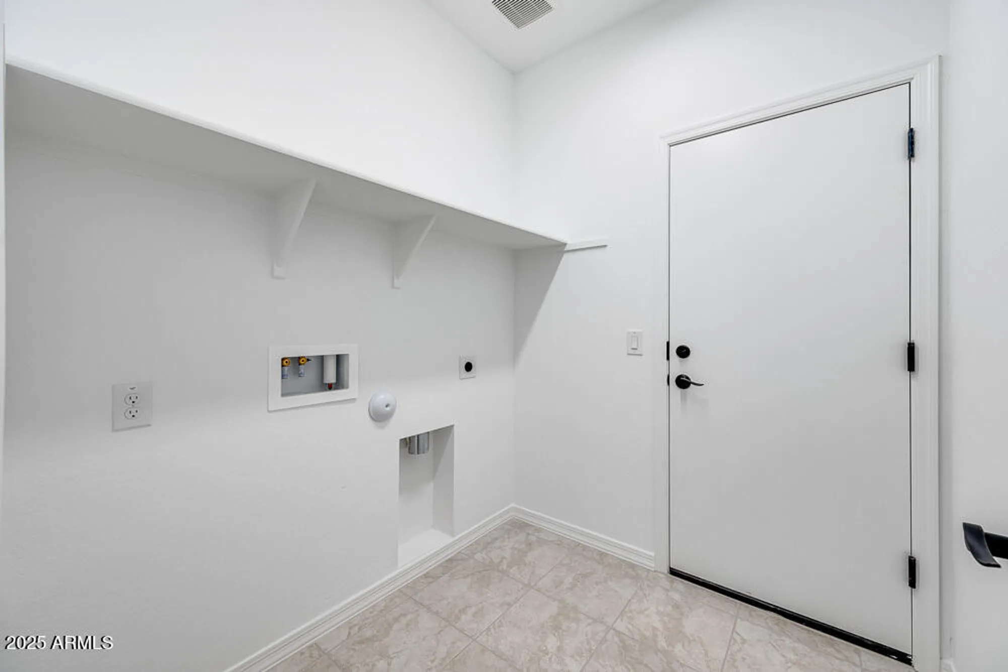 Property Slideshow image 30 of 35 | 18153 w hiddenview dr, Goodyear, AZ, 85338