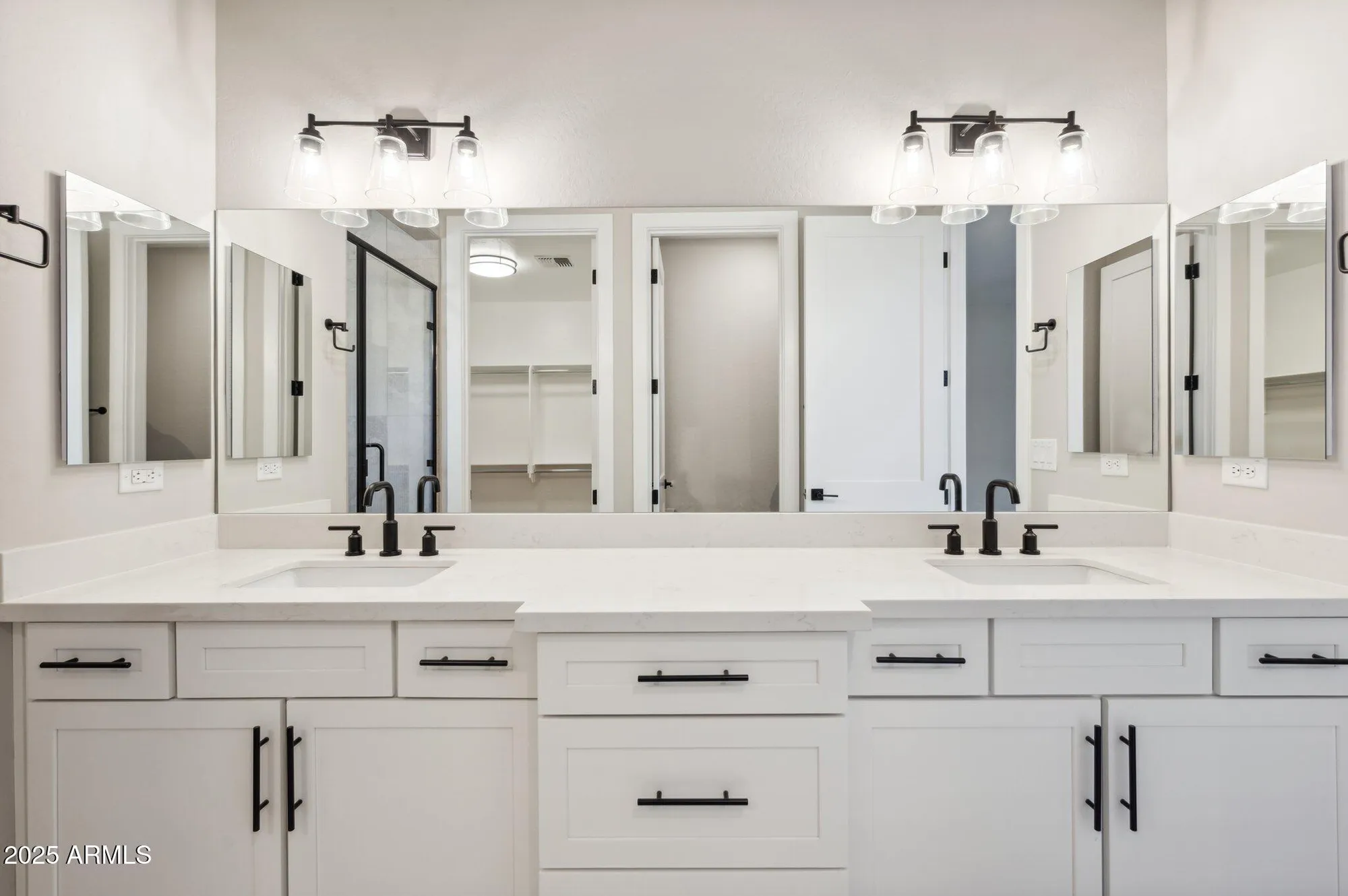 Property Slideshow image 9 of 14 | 2249 n shannon way, Mesa, AZ, 85215