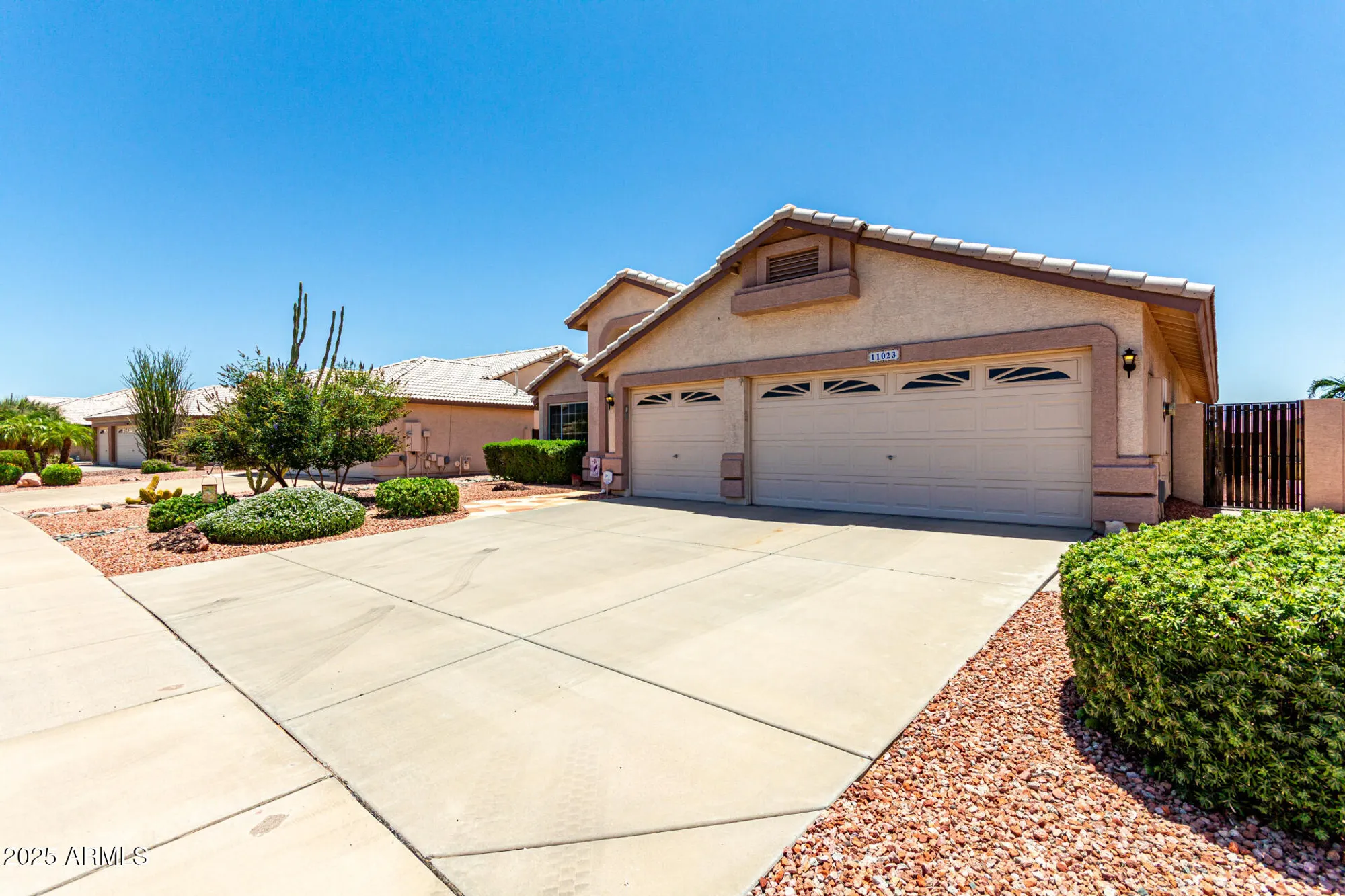 Property Slideshow image 4 of 44 | 11023 w chino dr, Peoria, AZ, 85373