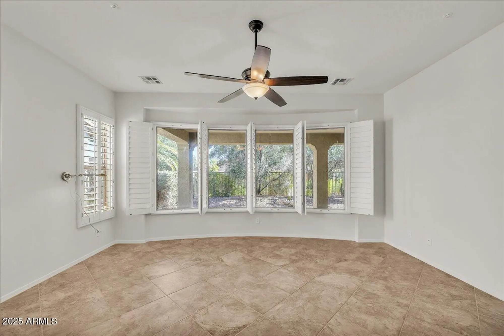 Property Slideshow image 15 of 77 | 13055 w eagle talon trl, Peoria, AZ, 85383