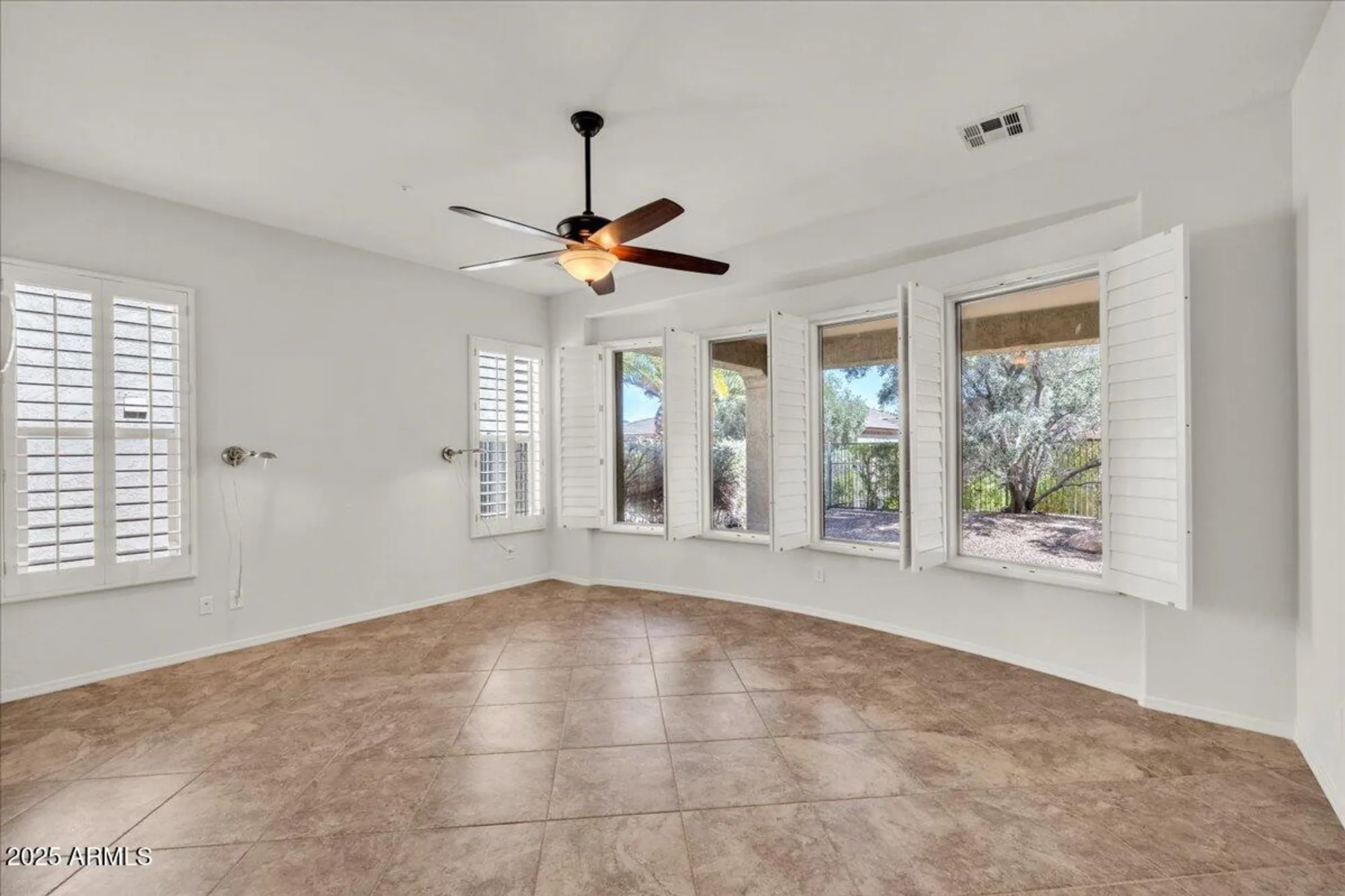 Property Slideshow image 14 of 77 | 13055 w eagle talon trl, Peoria, AZ, 85383