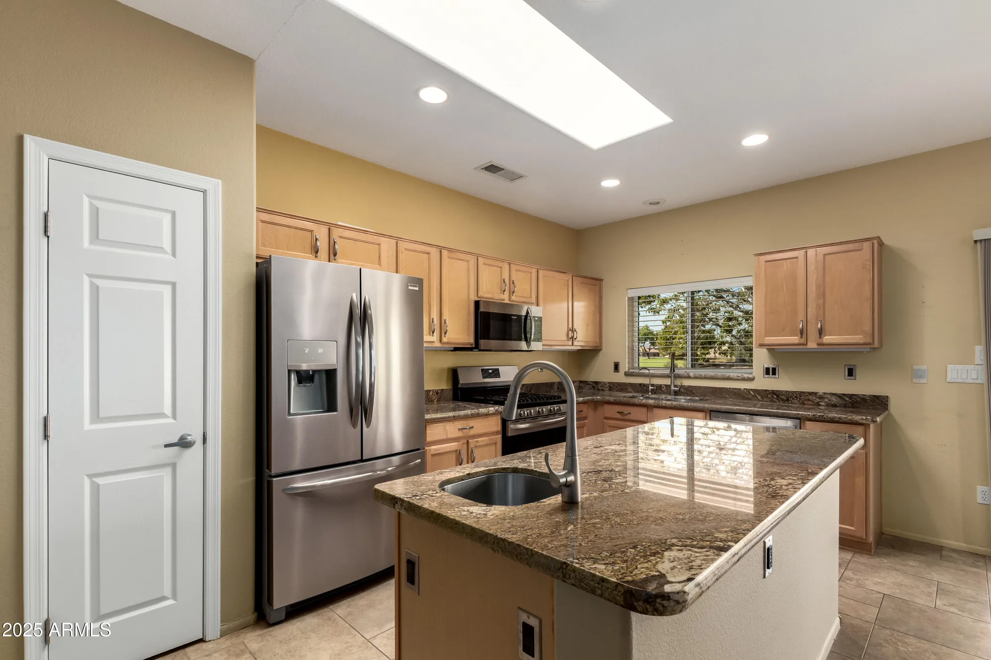 Property Slideshow image 11 of 28 | 15316 w black gold ln, Sun City West, AZ, 85375