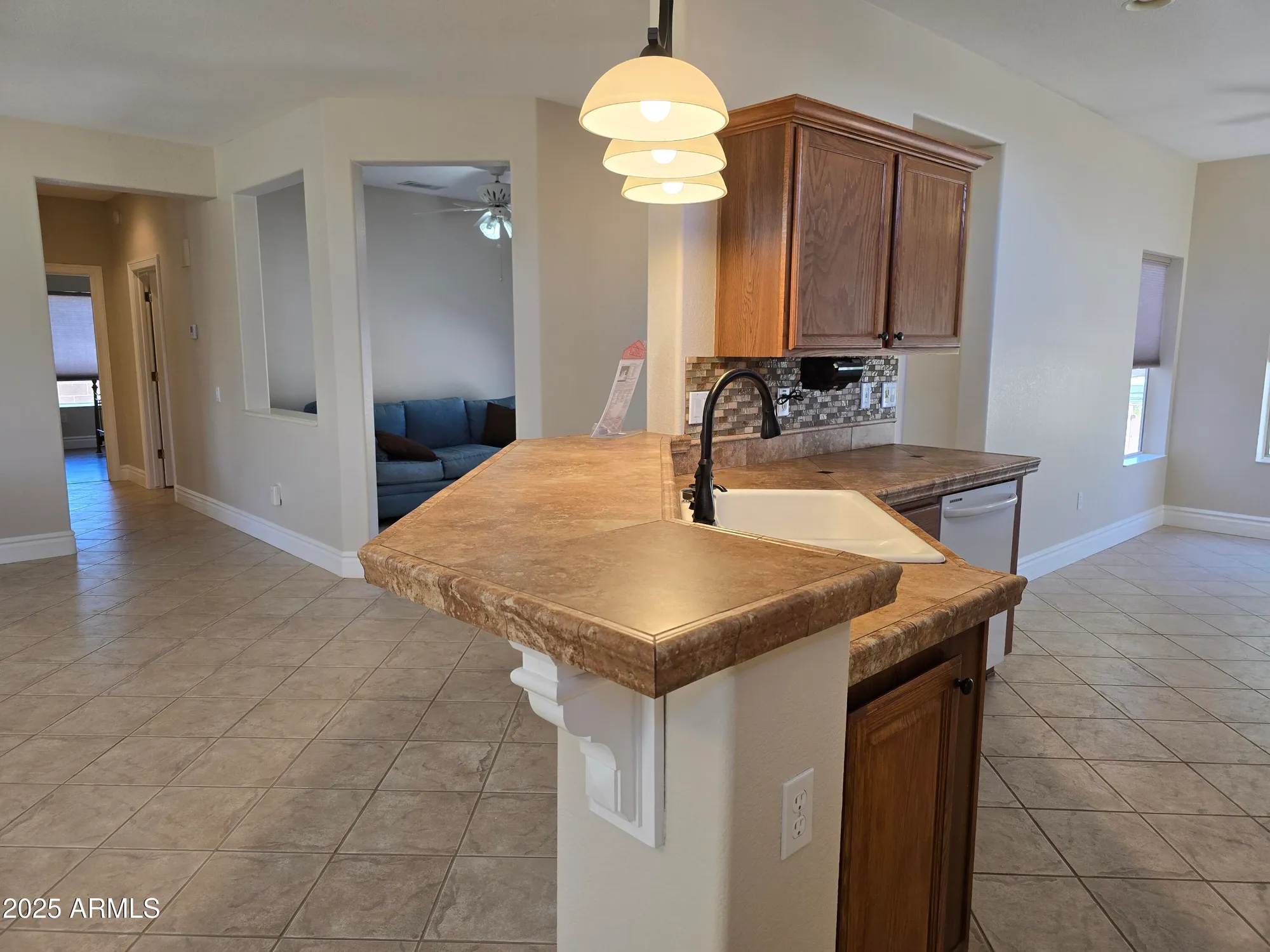 Property Slideshow image 13 of 48 | 19595 n sunburst way, Surprise, AZ, 85374