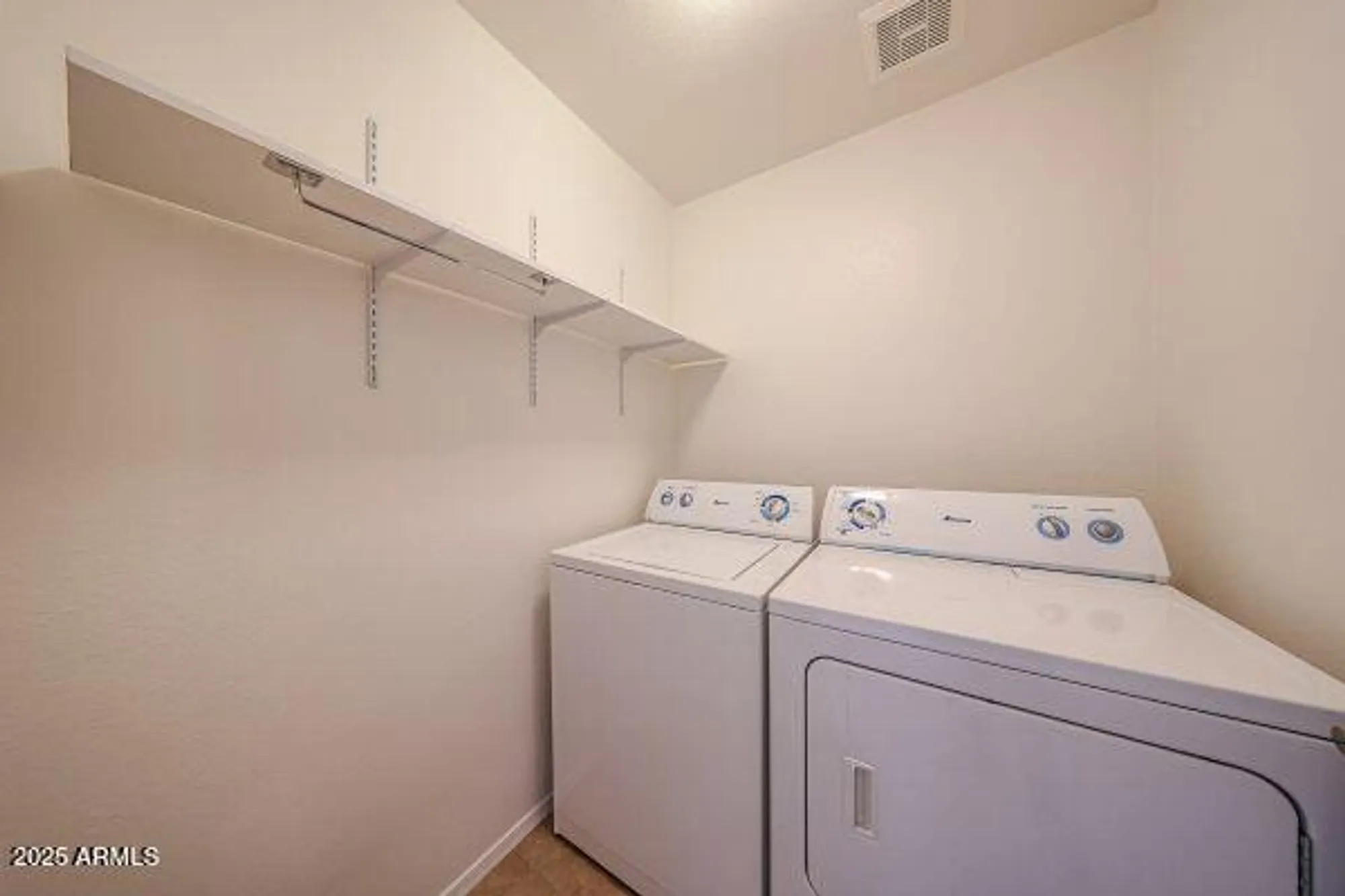 Property Slideshow image 8 of 33 | 10536 e coopers hawk dr, Sun Lakes, AZ, 85248