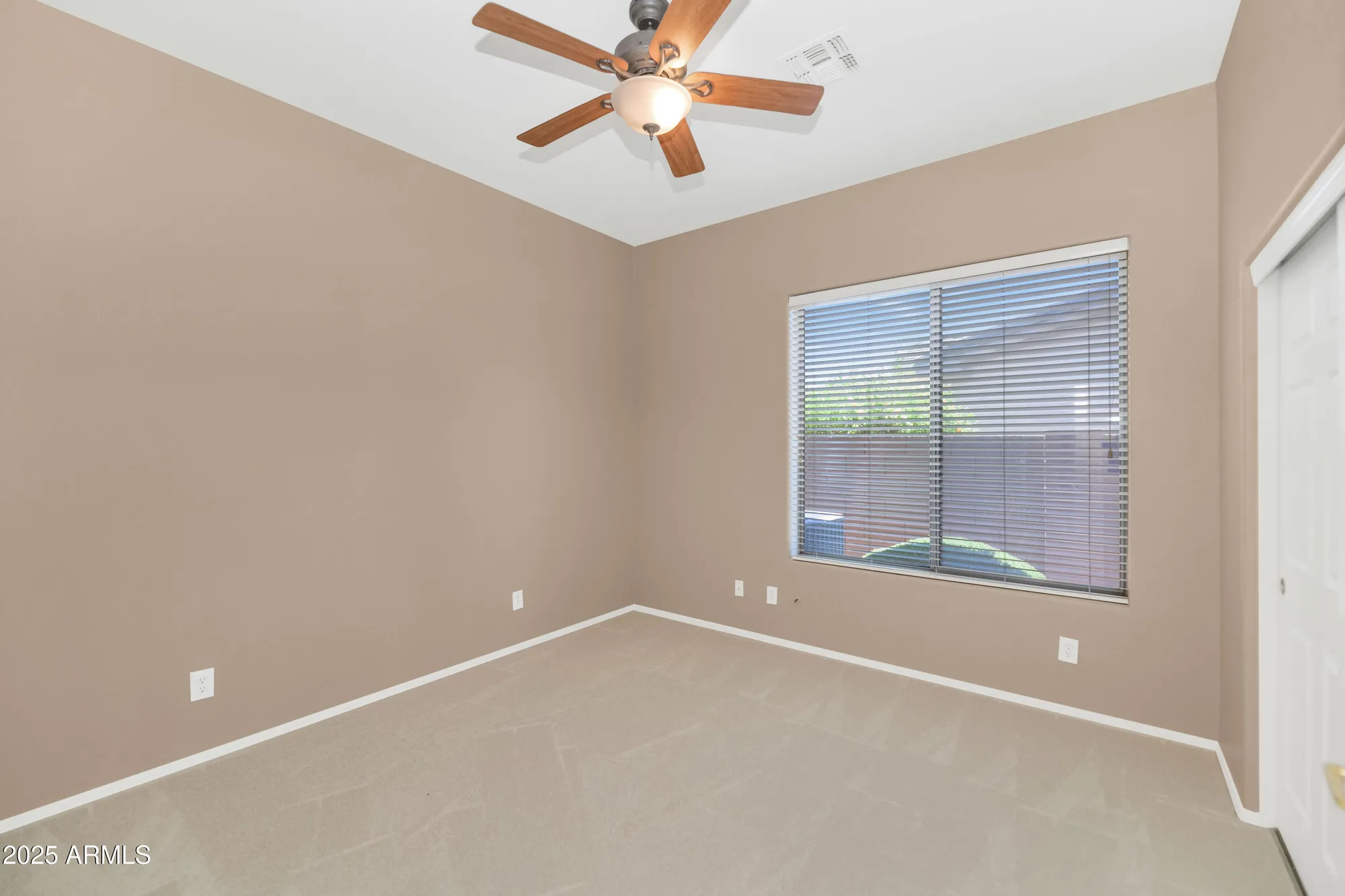 Property Slideshow image 20 of 27 | 42122 n anthem springs rd, Anthem, AZ, 85086