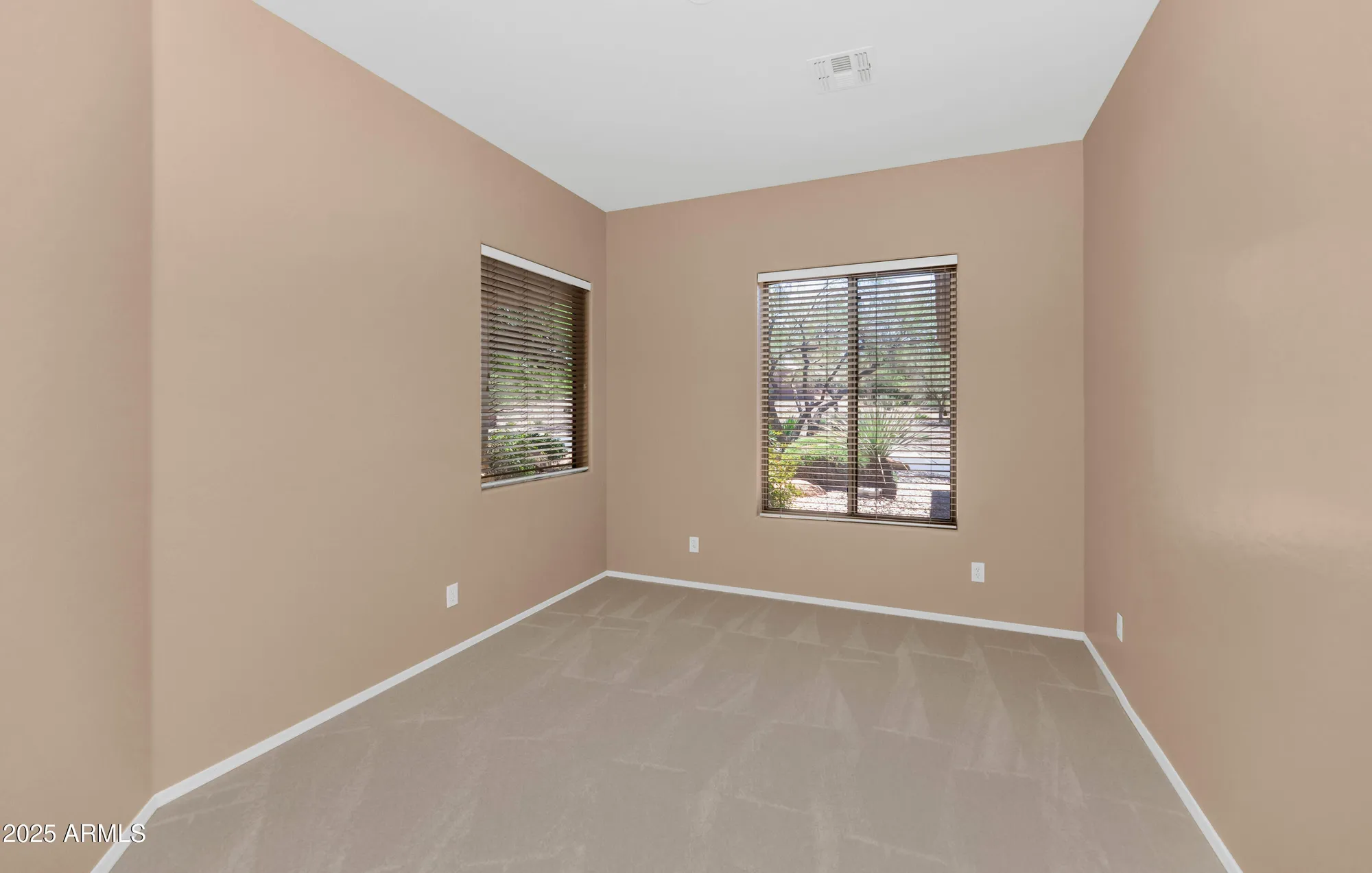 Property Slideshow image 21 of 27 | 42122 n anthem springs rd, Anthem, AZ, 85086