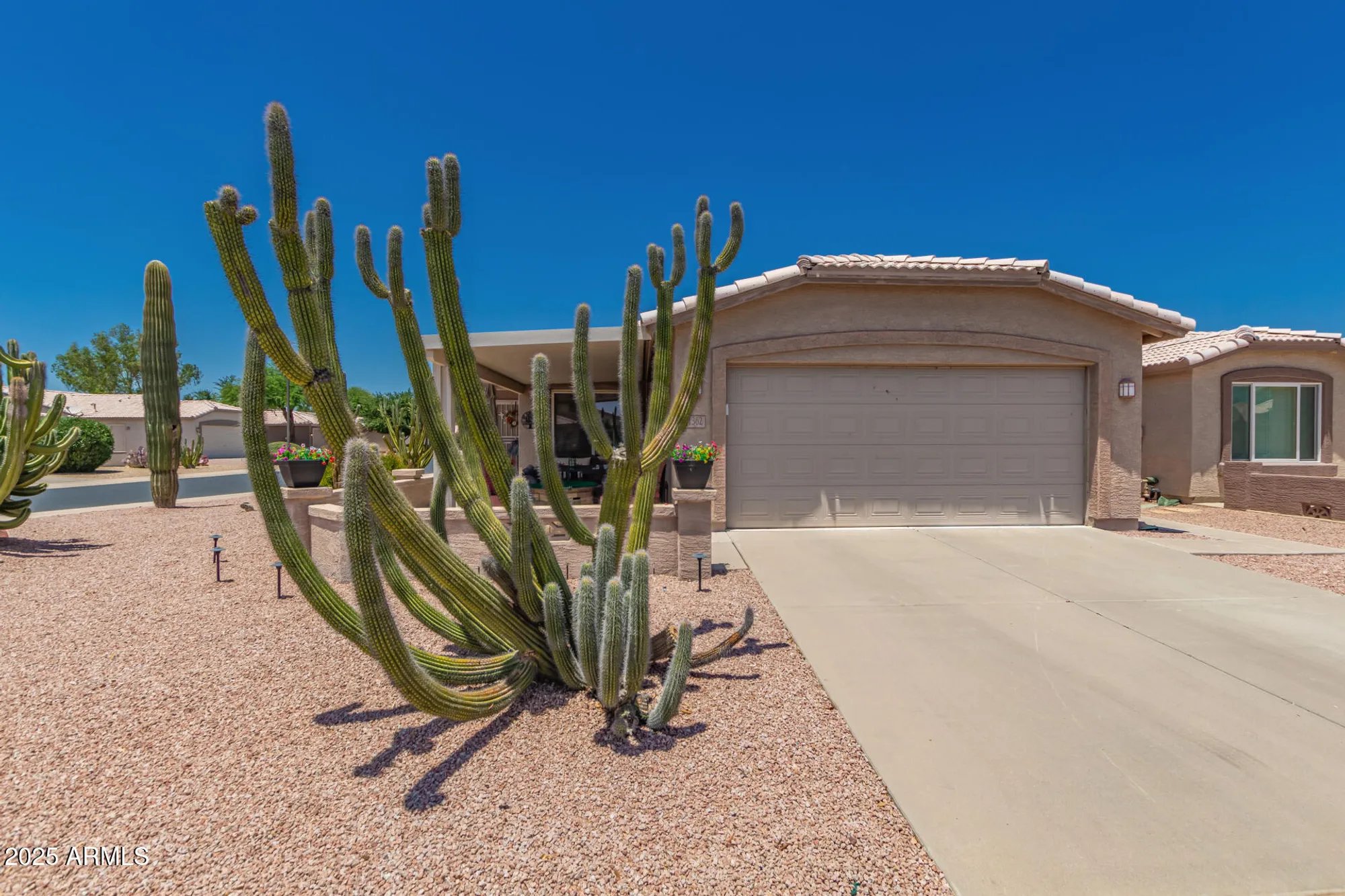 Property Slideshow image 1 of 48 | 1362 e cherry hills dr, Chandler, AZ, 85249