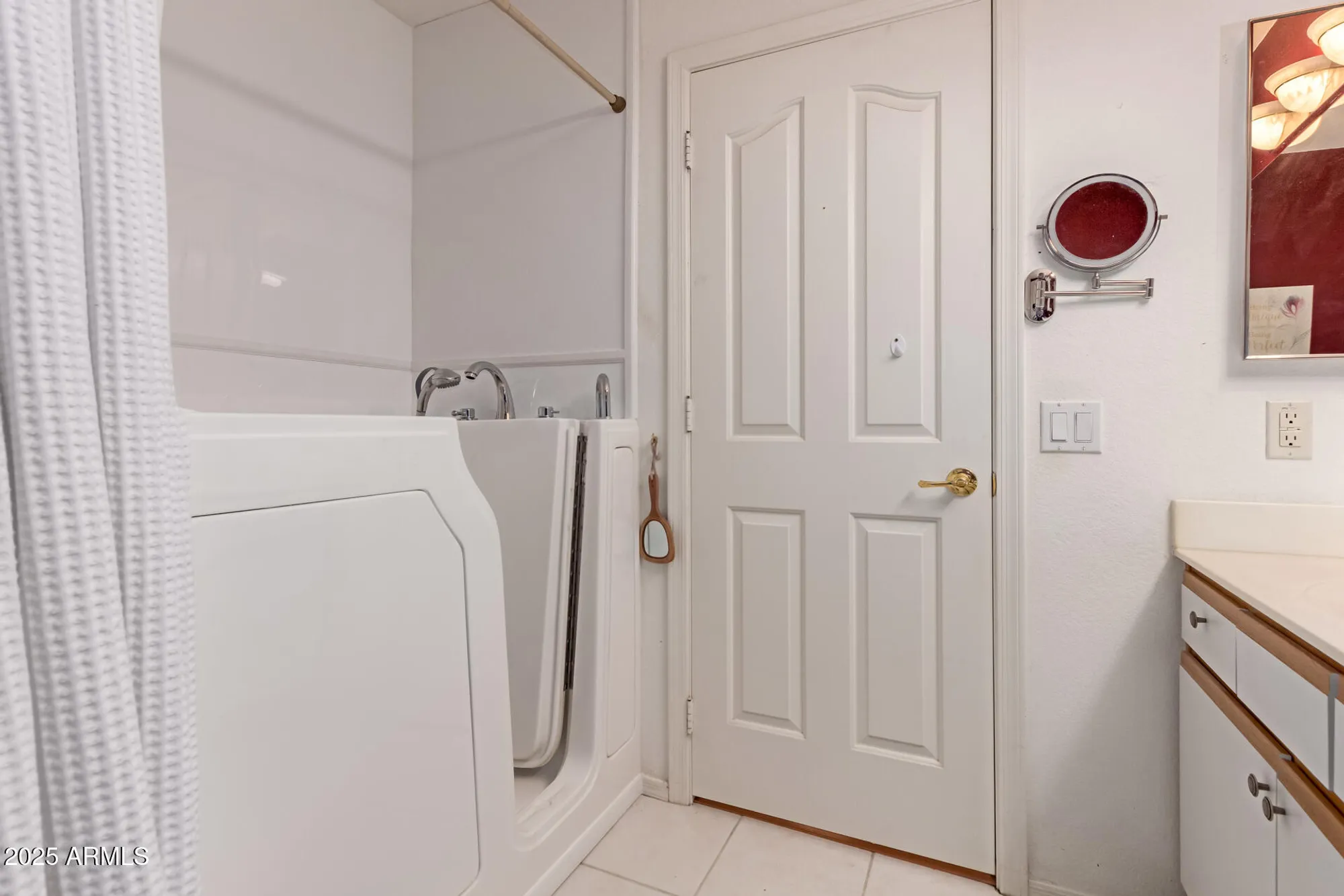 Property Slideshow image 14 of 48 | 1362 e cherry hills dr, Chandler, AZ, 85249