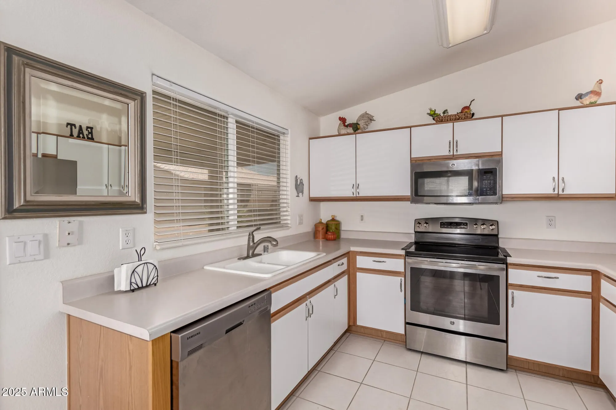 Property Slideshow image 6 of 48 | 1362 e cherry hills dr, Chandler, AZ, 85249