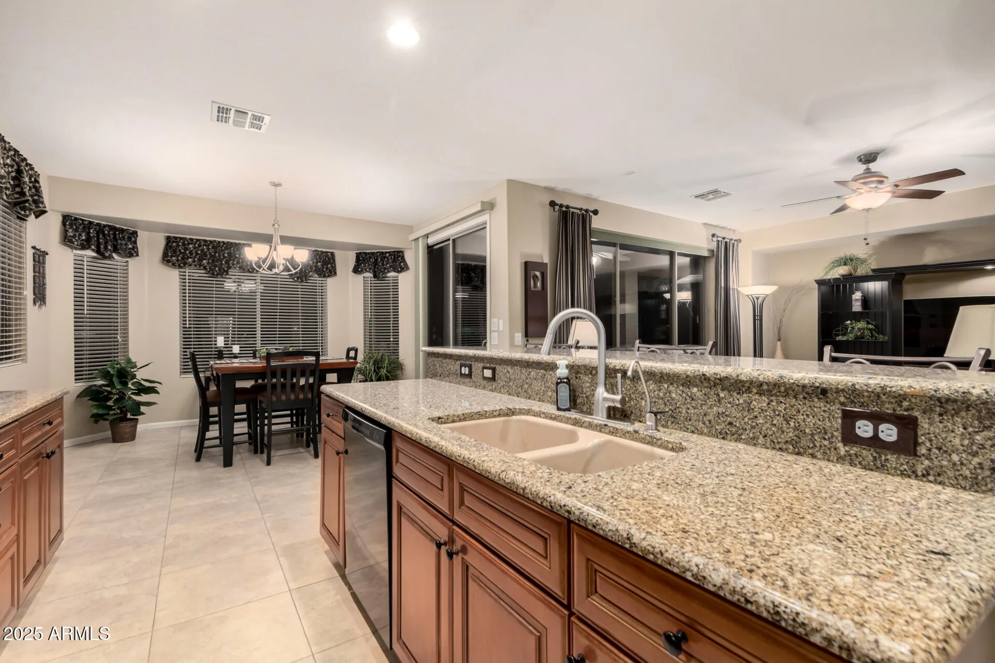 Property Slideshow image 14 of 48 | 5338 w buckskin dr, Eloy, AZ, 85131