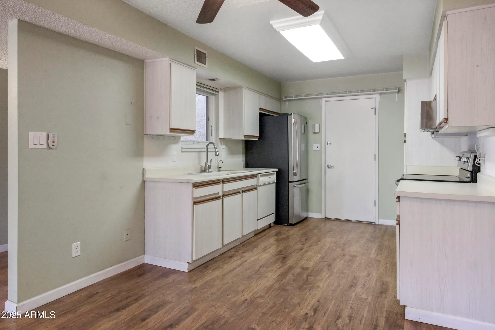 Property Slideshow image 11 of 50 | 3345 e university dr 2, Mesa, AZ, 85213