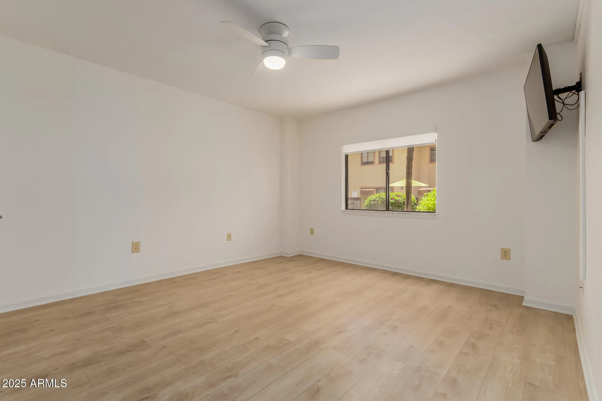 Property Slideshow image 8 of 41 | 10330 w thunderbird blvd c109, Sun City, AZ, 85351